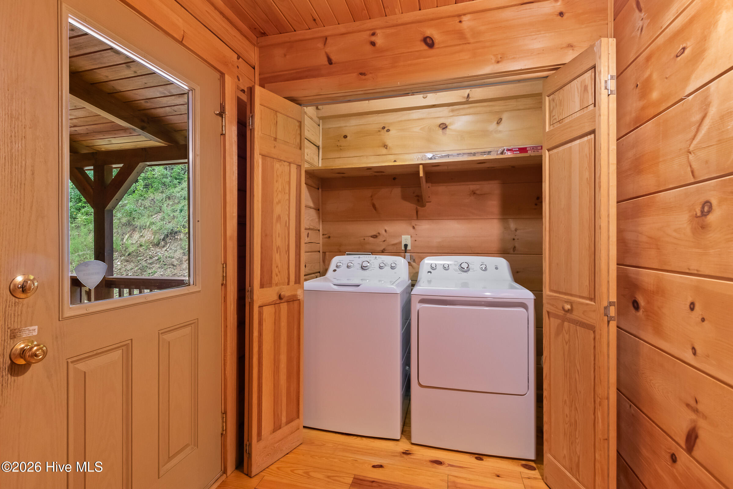 960 Ogreeta Road Property Photo 8