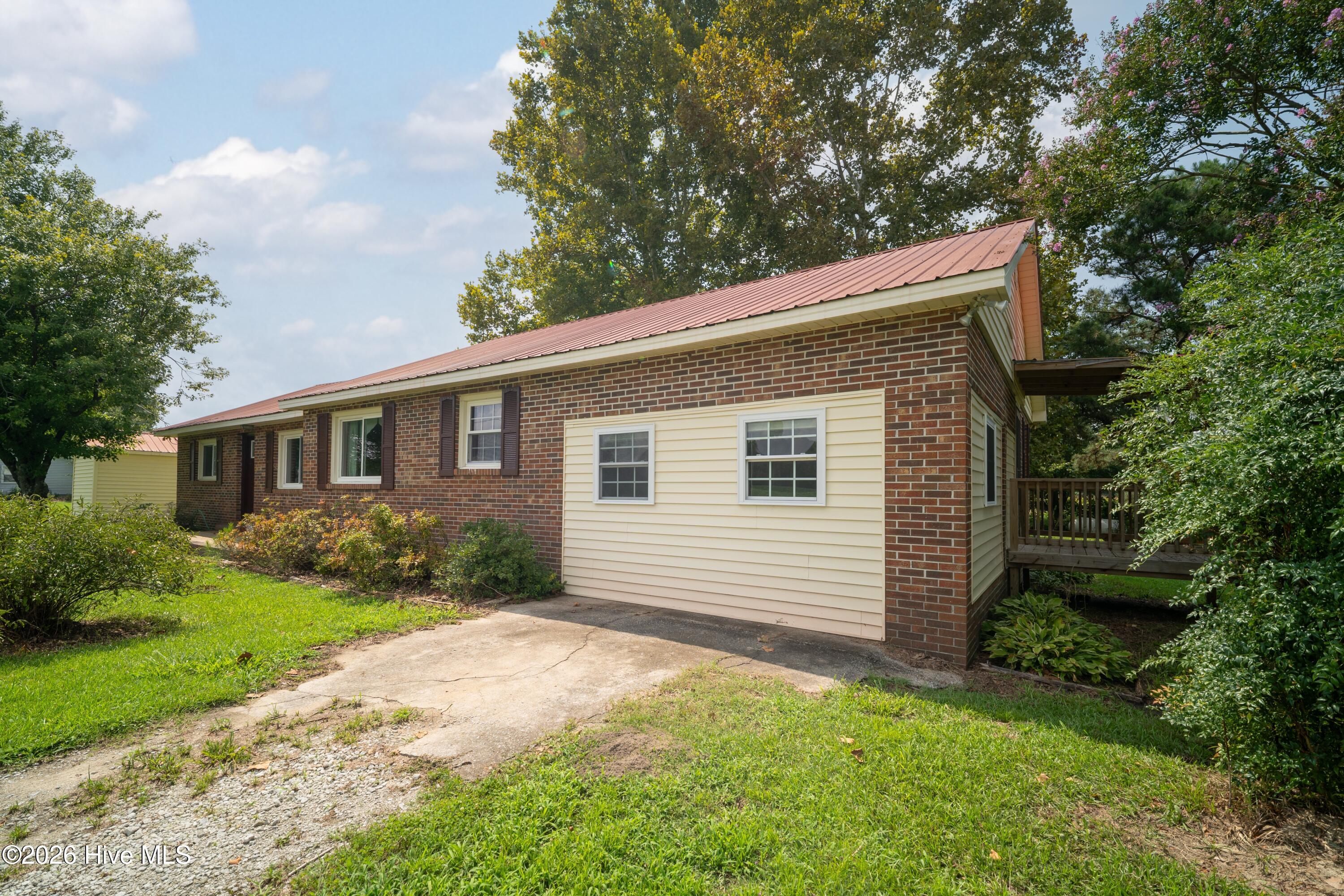 350 Futrell Road Property Photo 3