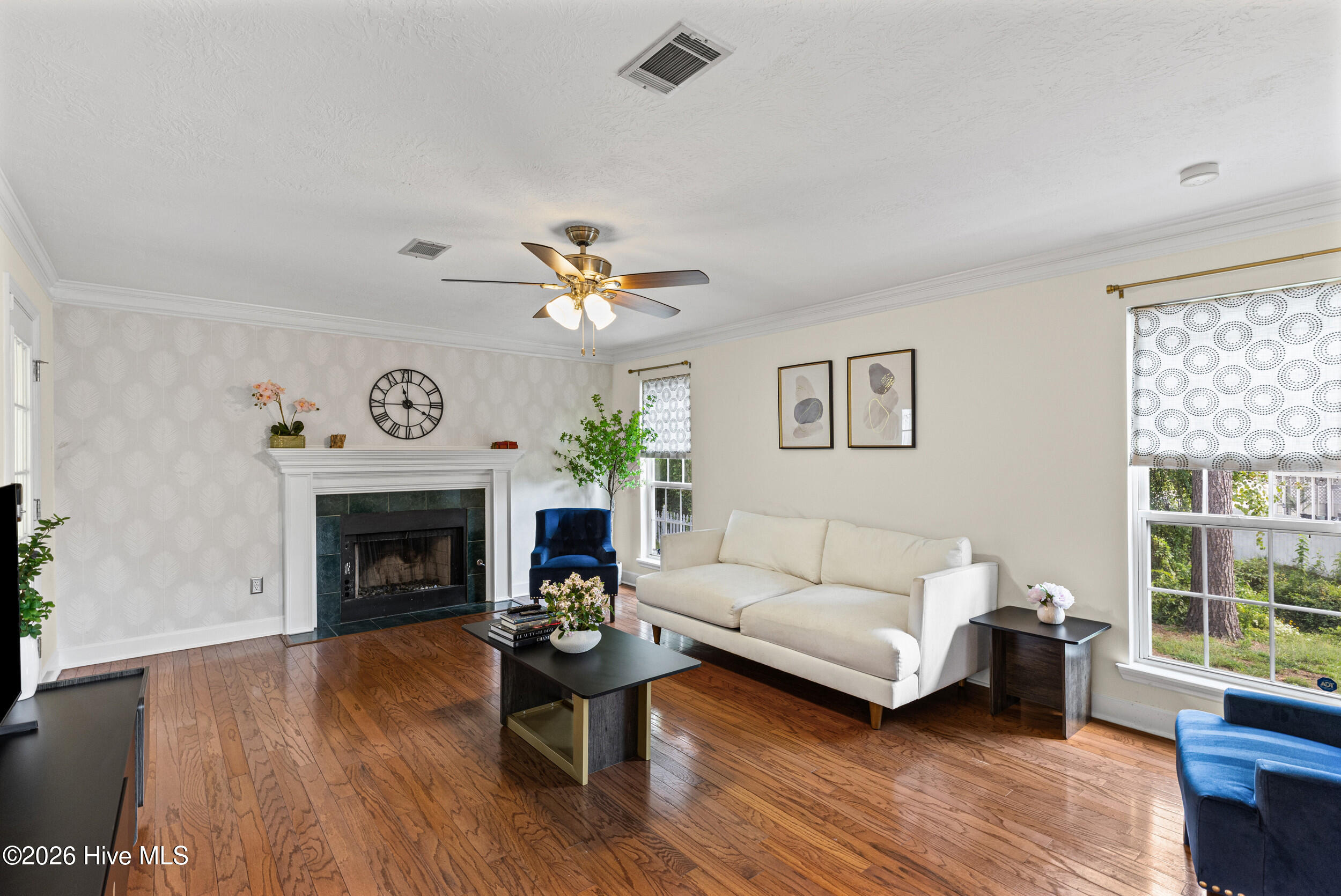 528 Oak Brook Drive Property Photo 2