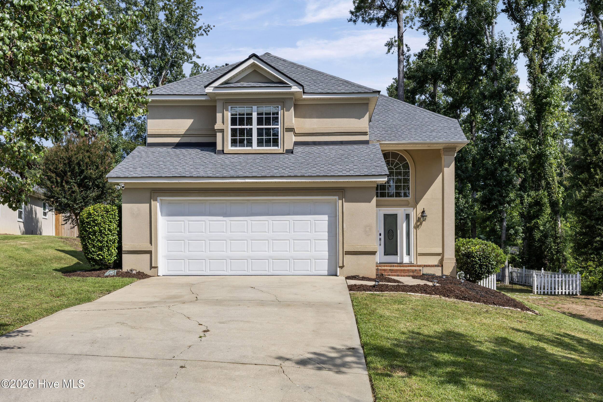 528 Oak Brook Drive Property Photo 4