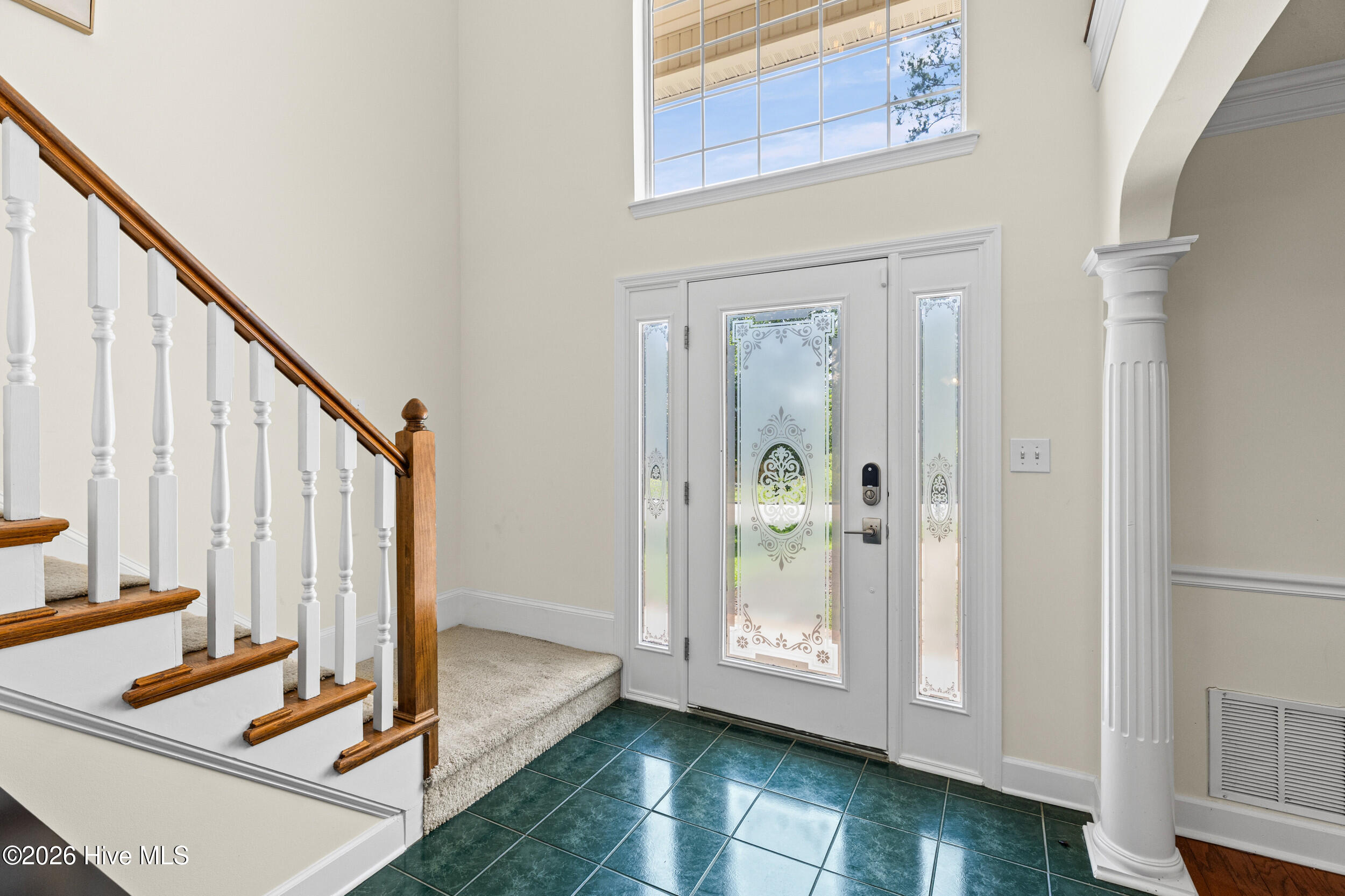528 Oak Brook Drive Property Photo 7