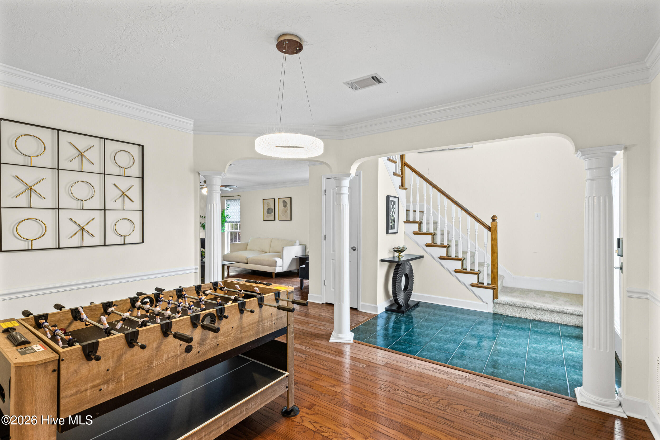 528 Oak Brook Drive Property Photo 8