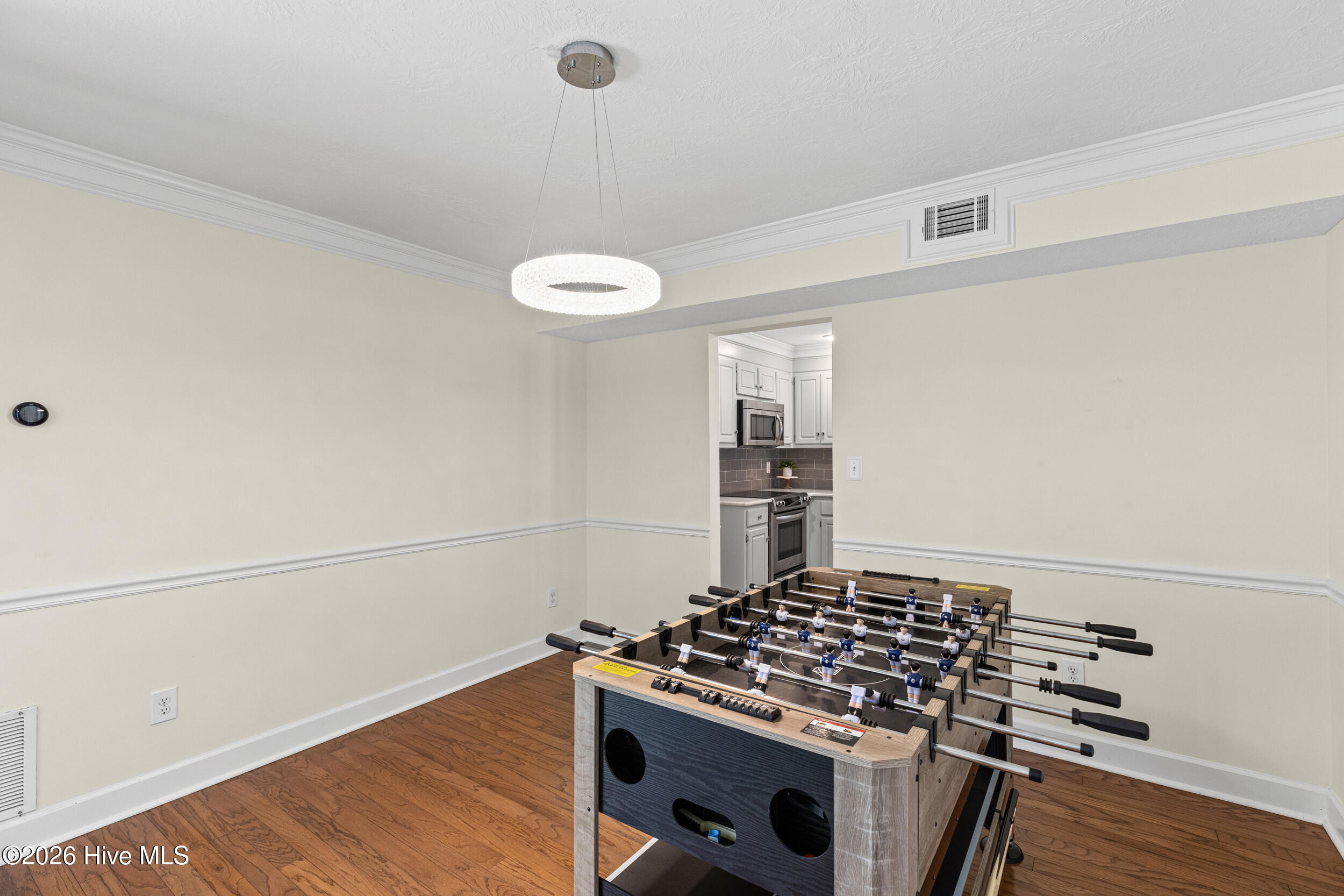 528 Oak Brook Drive Property Photo 9