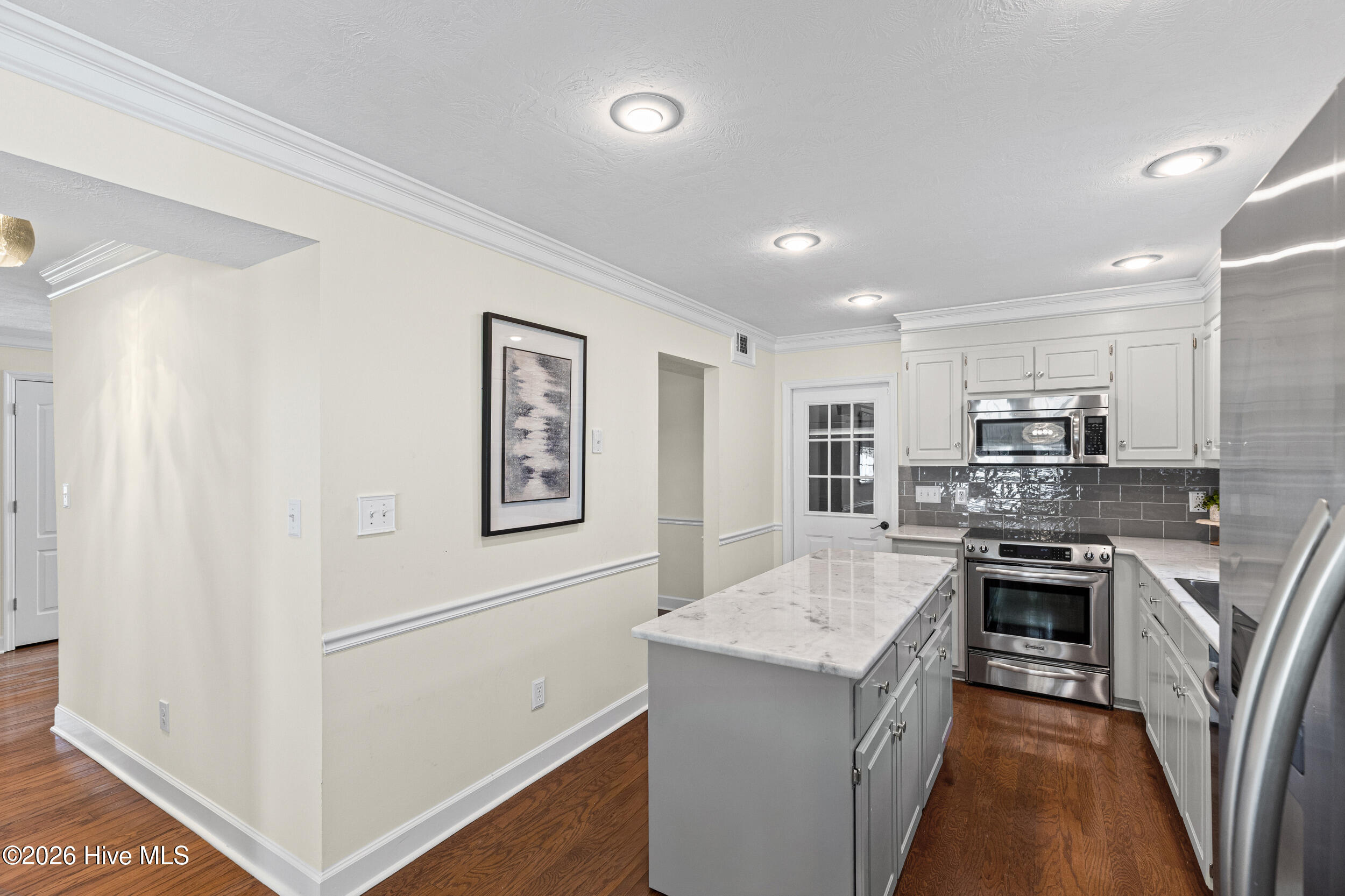 528 Oak Brook Drive Property Photo 16