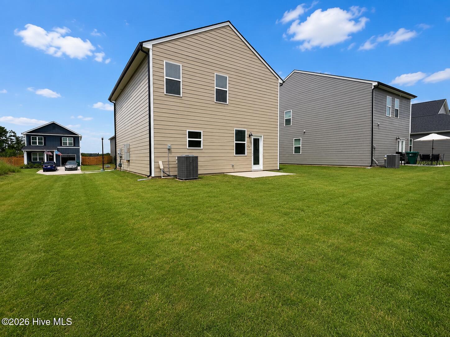 812 Dara Corners Property Photo 2
