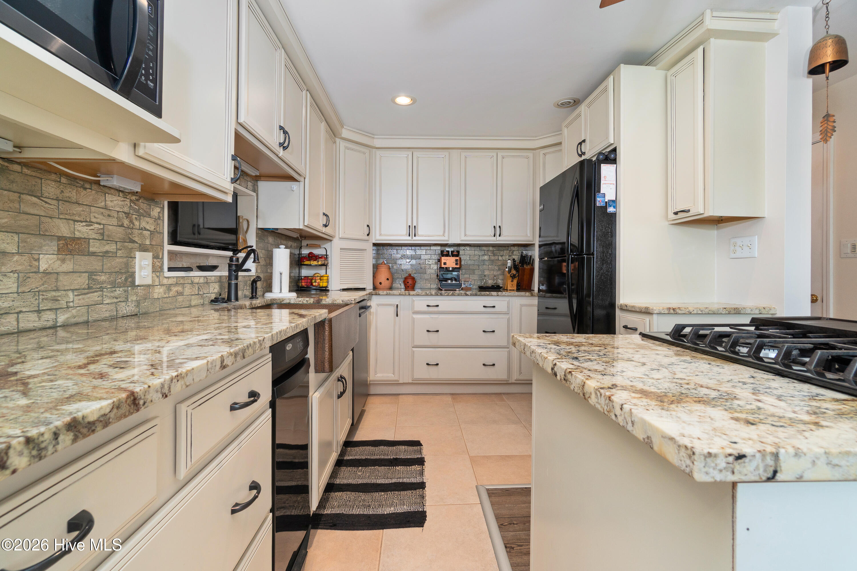 102 Shoreline Drive Property Photo 13