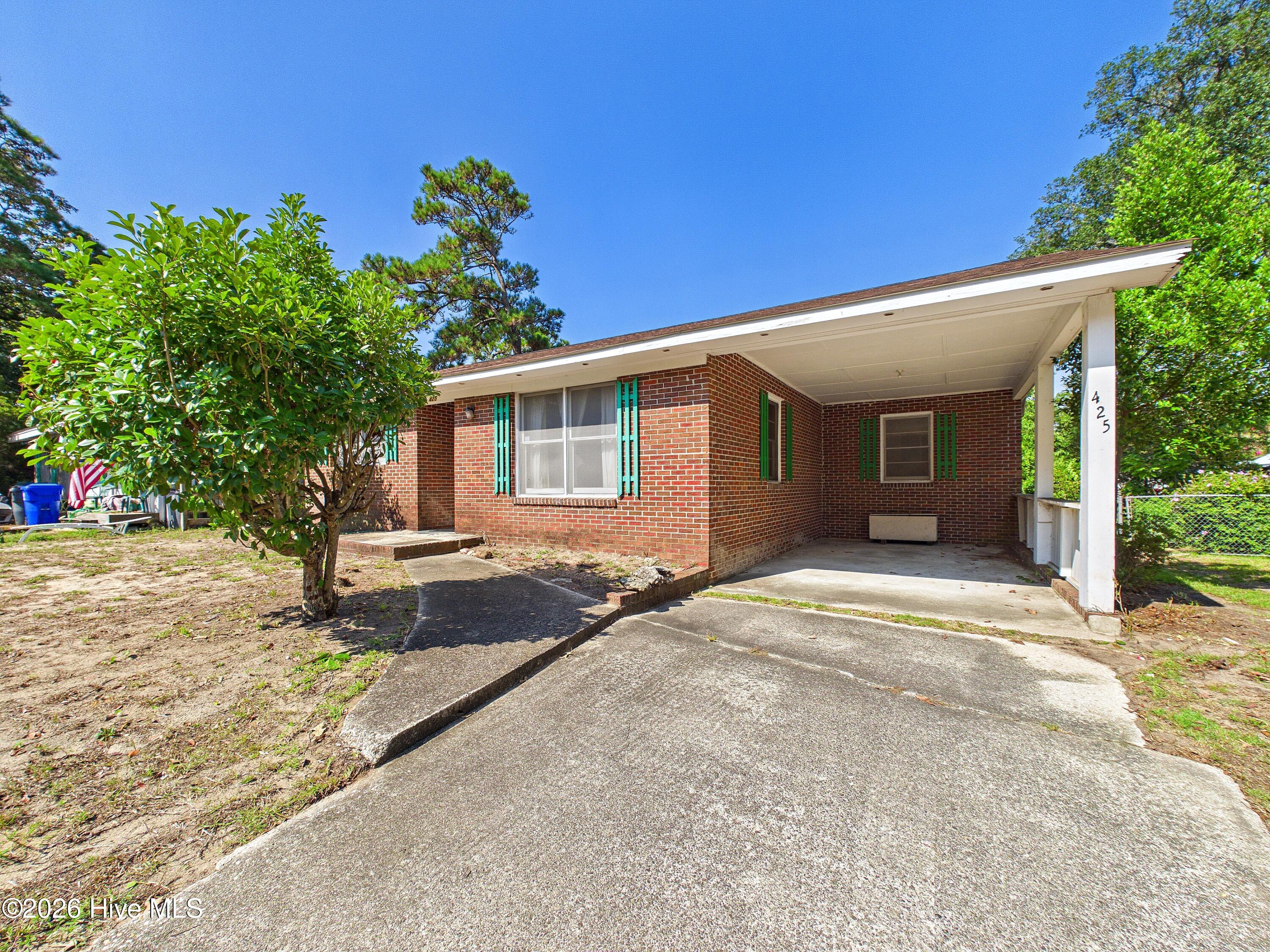 425 Norton Street Property Photo 3