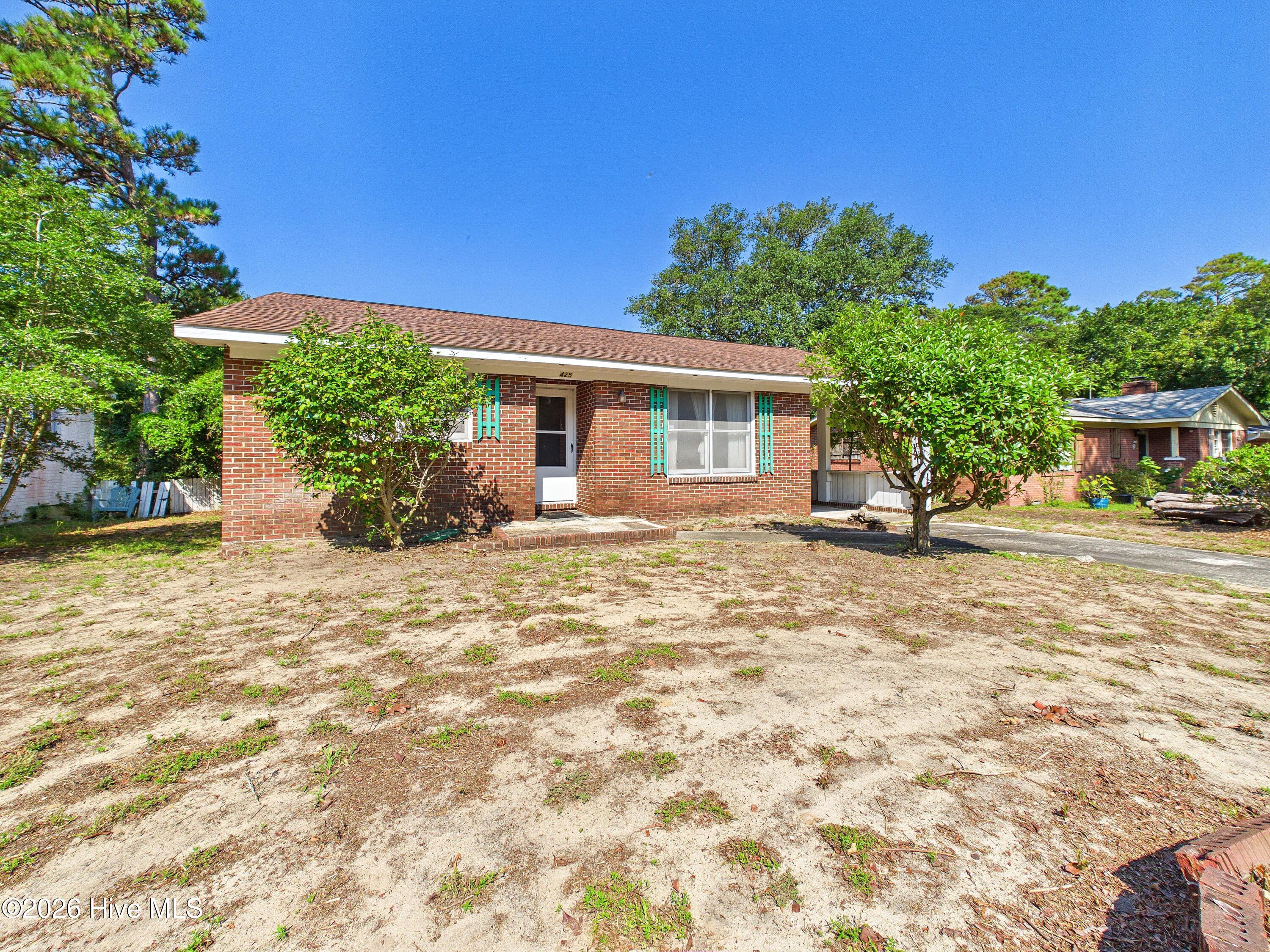 425 Norton Street Property Photo 6