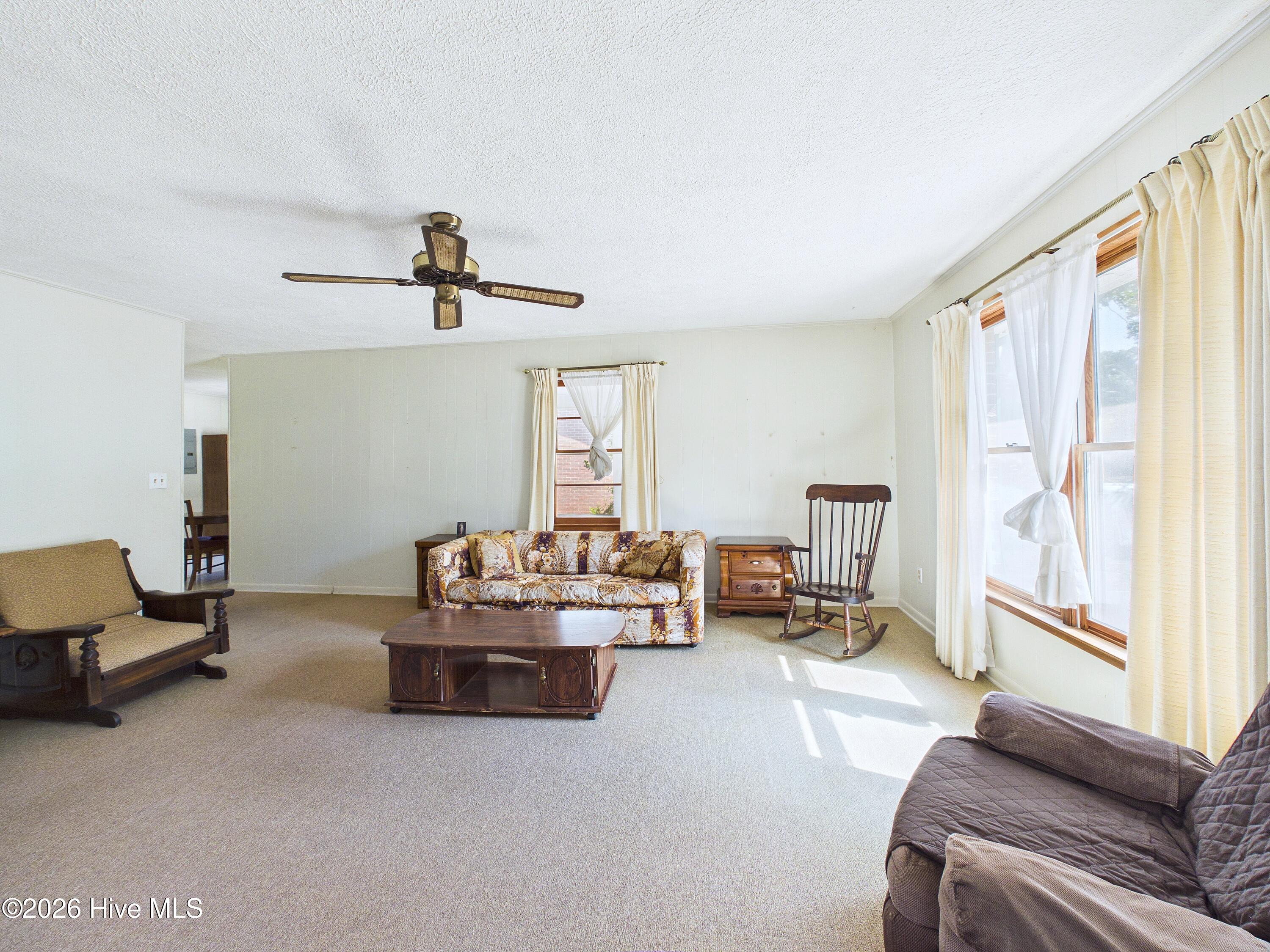 425 Norton Street Property Photo 11