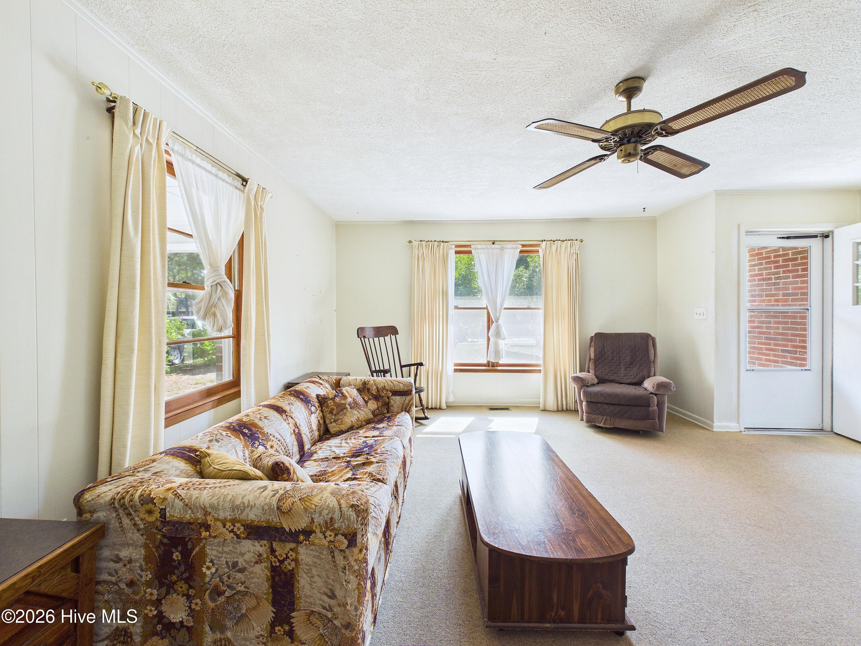 425 Norton Street Property Photo 13