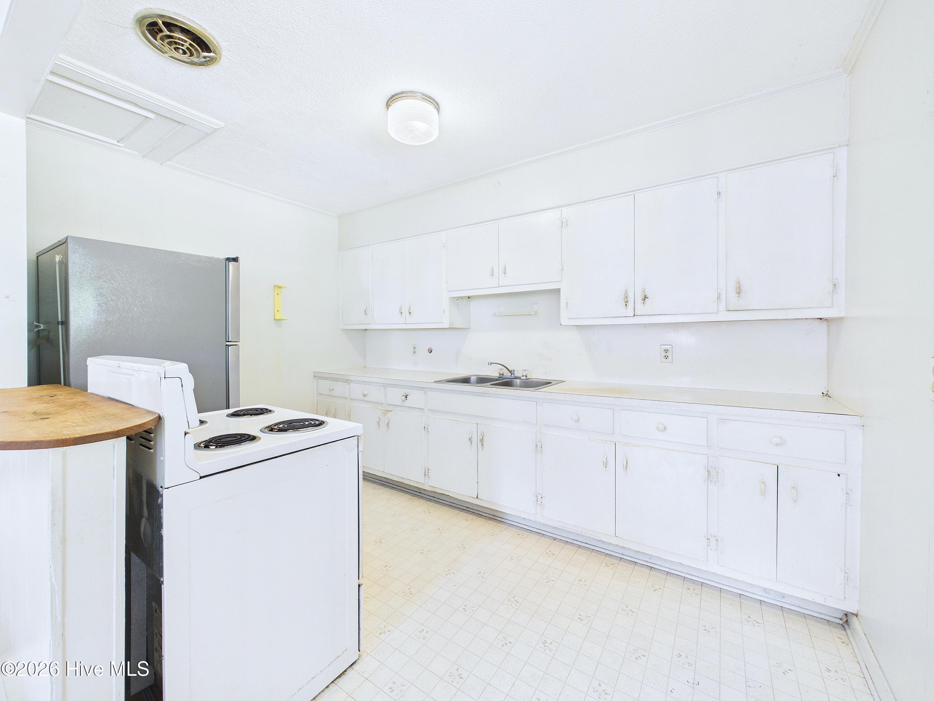 425 Norton Street Property Photo 20