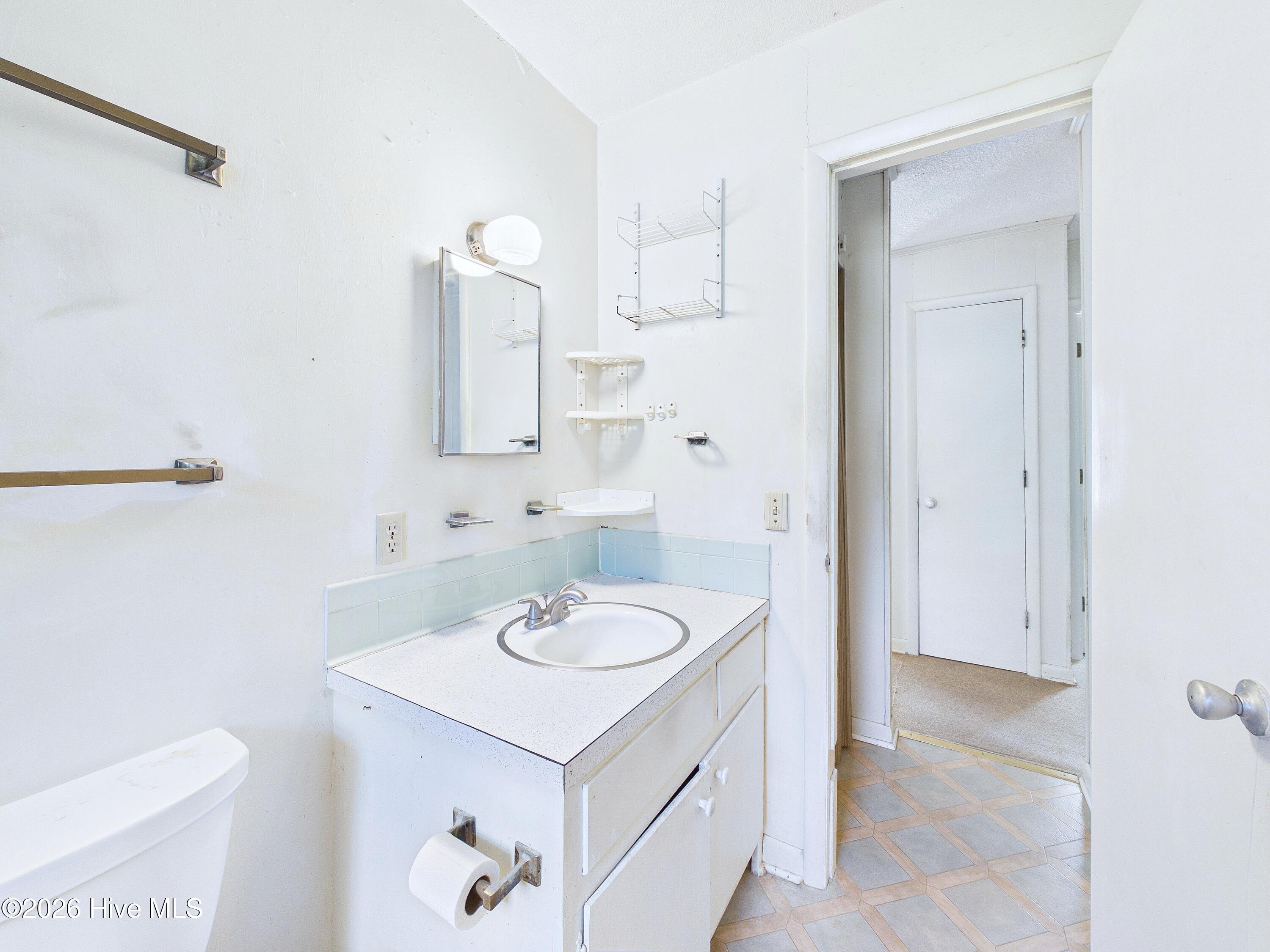 425 Norton Street Property Photo 29