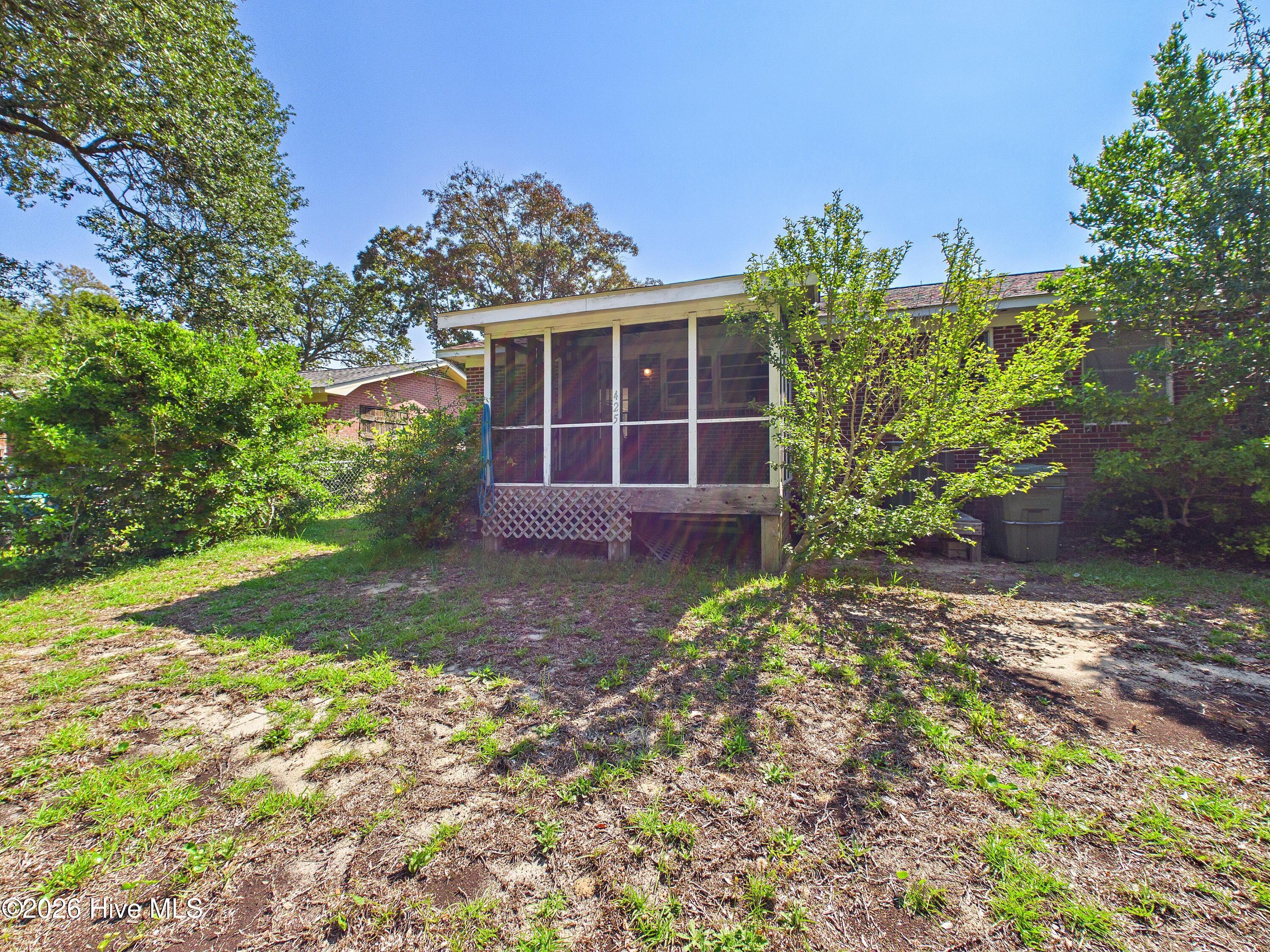 425 Norton Street Property Photo 37