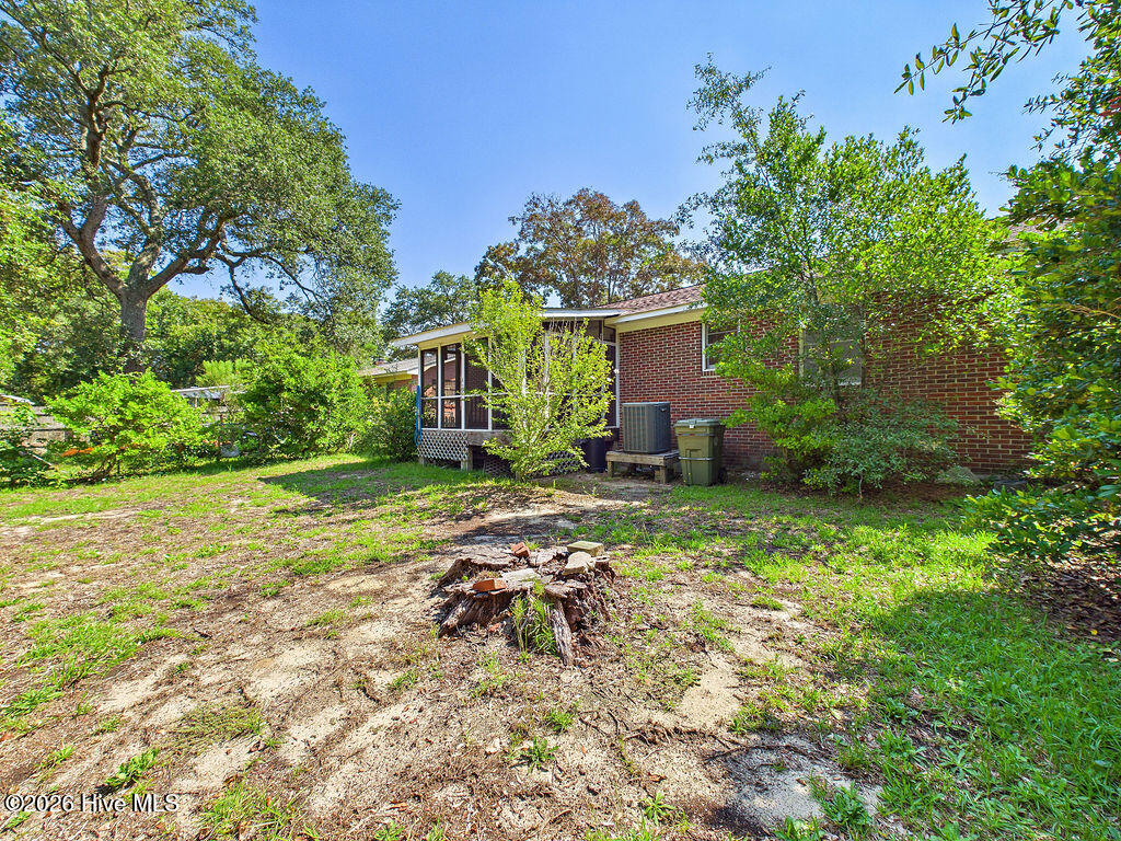425 Norton Street Property Photo 40