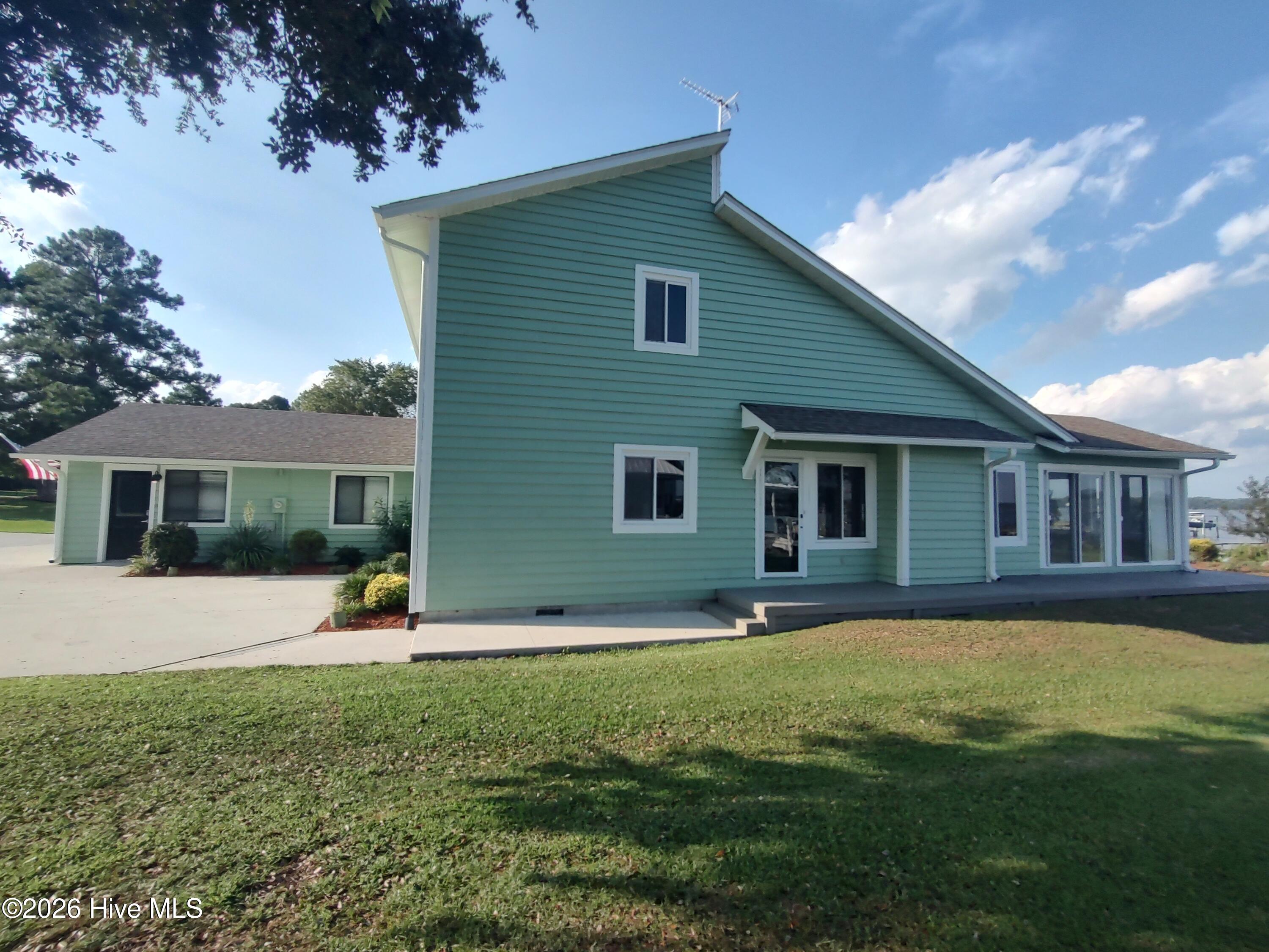 224 River Reach Drive Property Photo 1