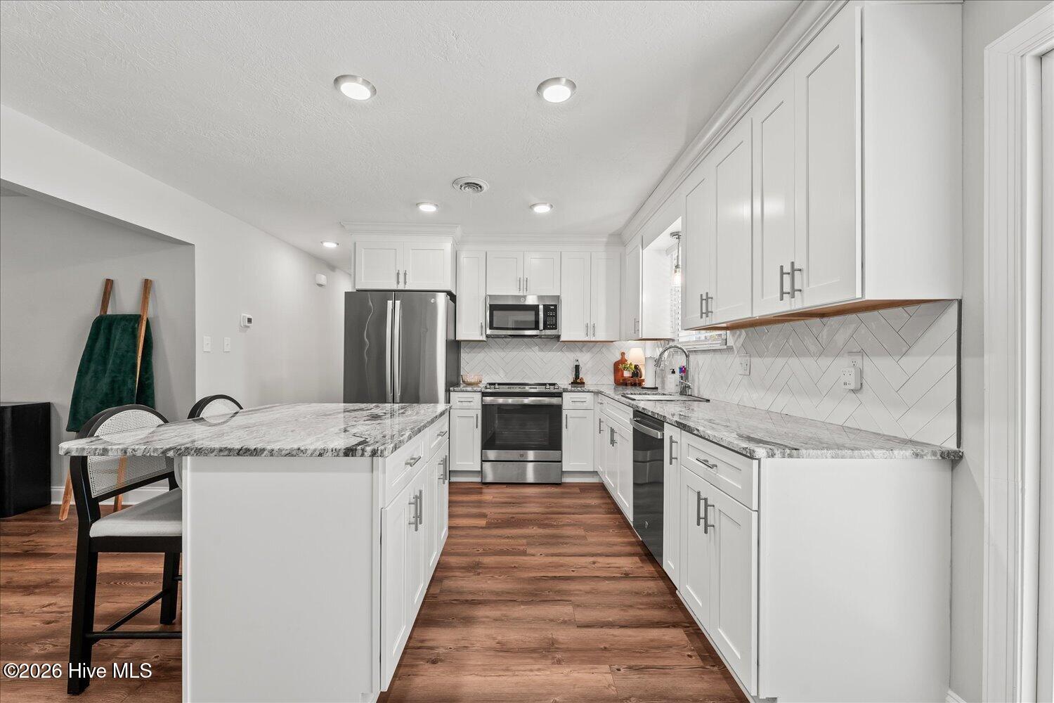 3014 Silverwood Drive Property Photo 4