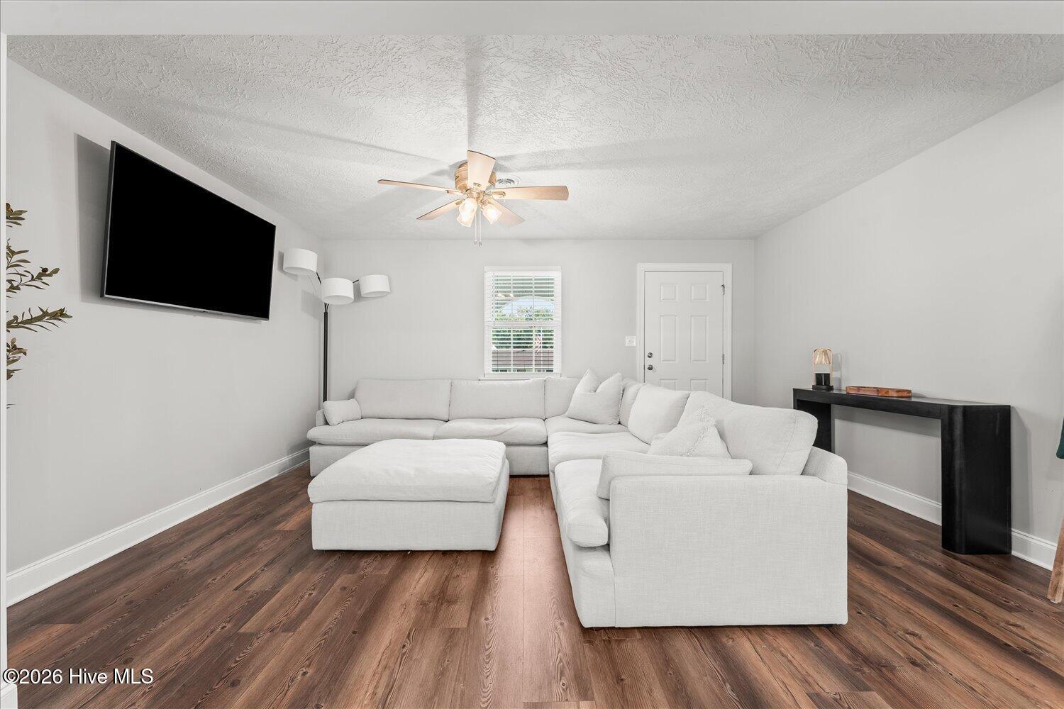 3014 Silverwood Drive Property Photo 6