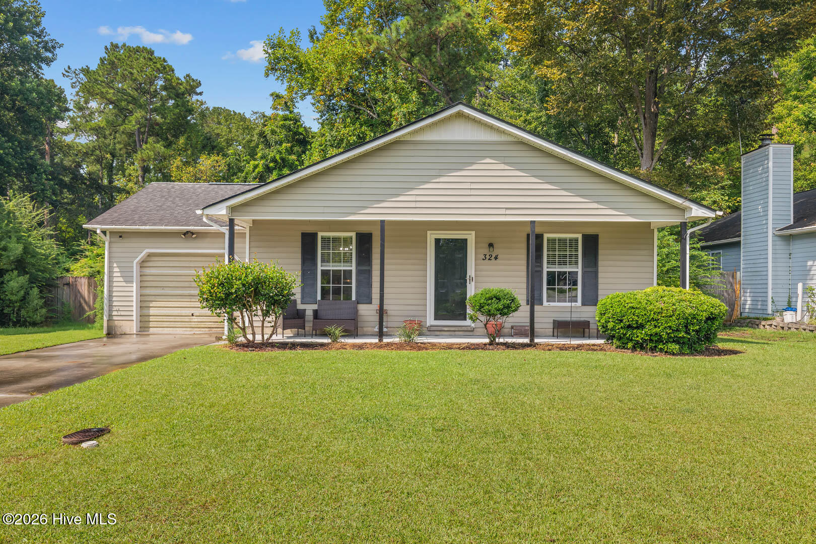 324 Lee Drive Property Photo 1