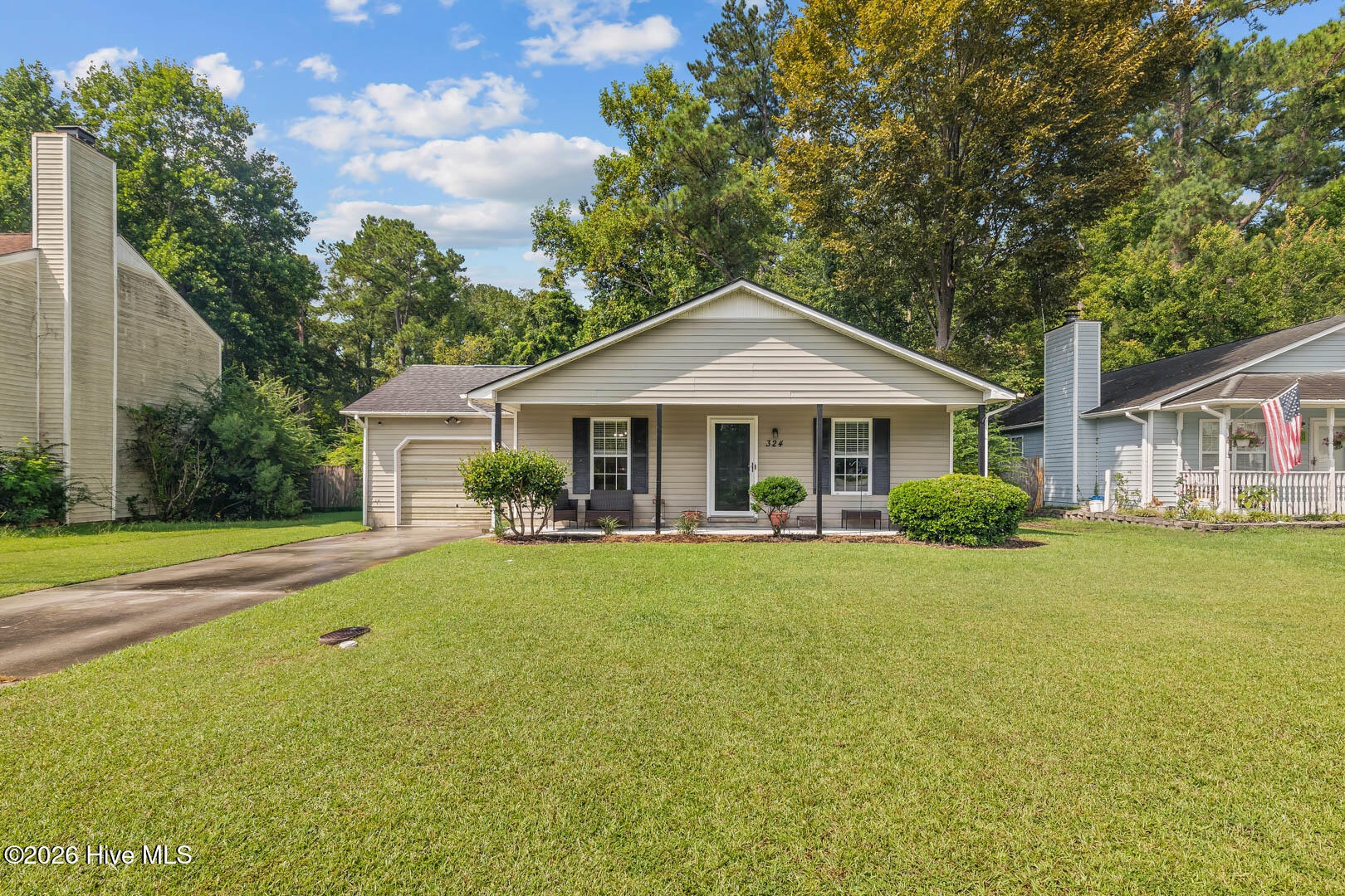 324 Lee Drive Property Photo 3