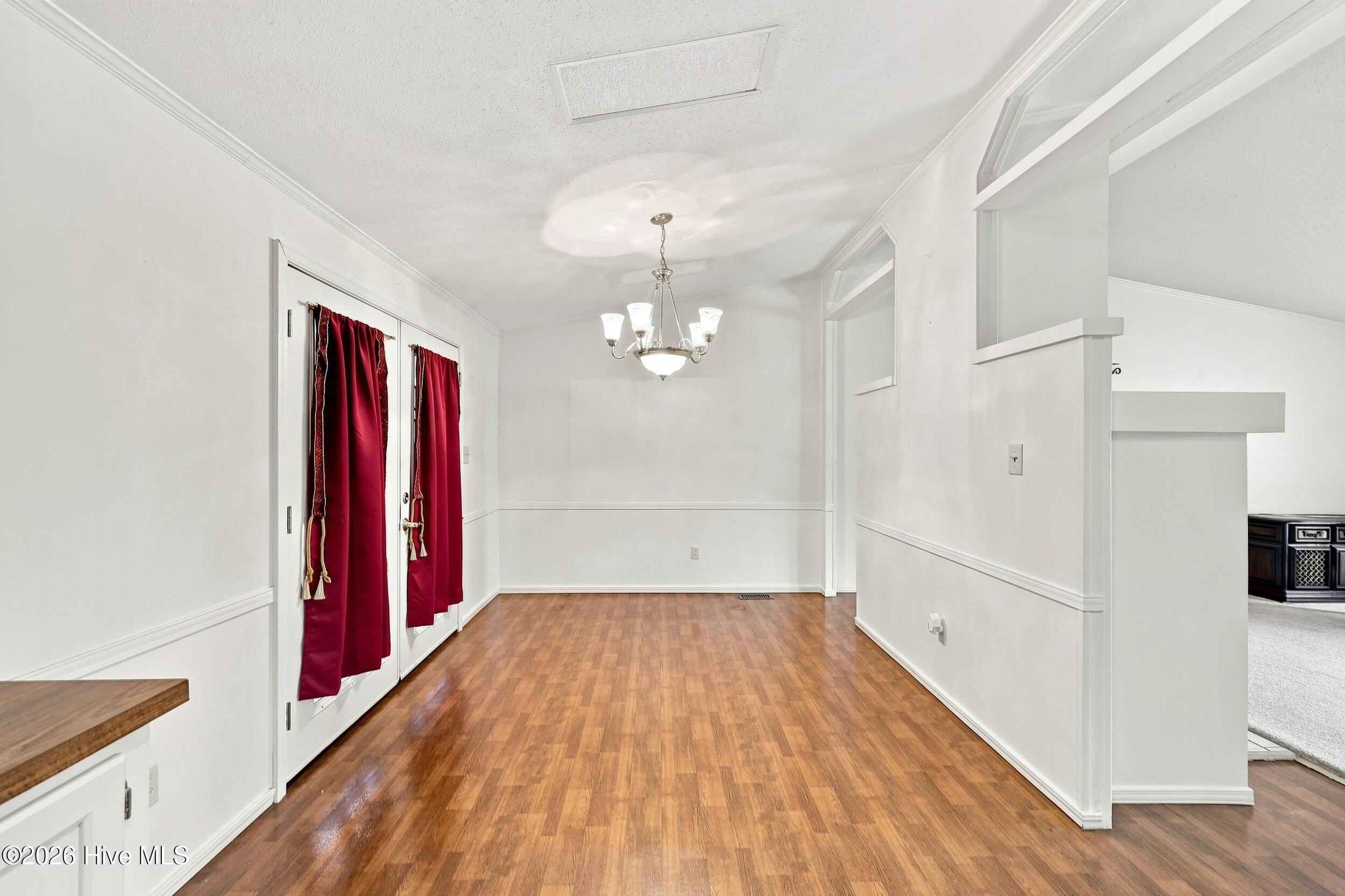 989 Simpson Ditch Road Property Photo 14