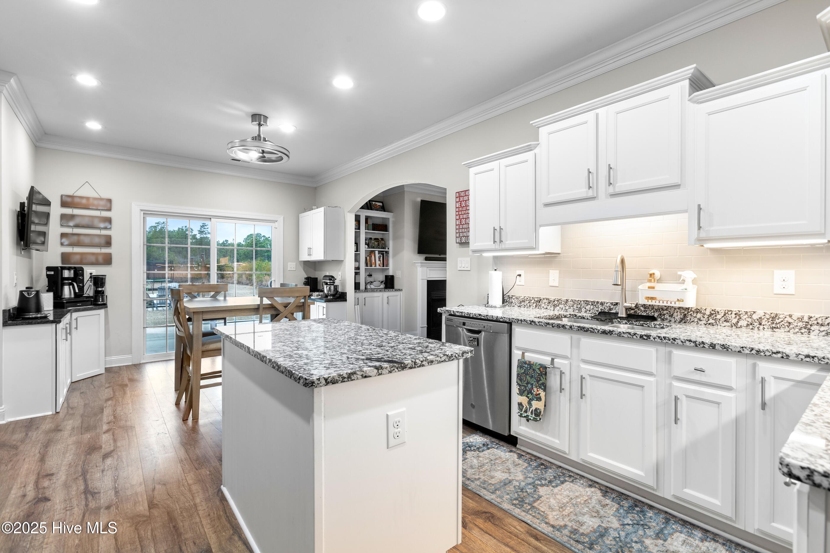 907 Needlerush Road Property Photo 10