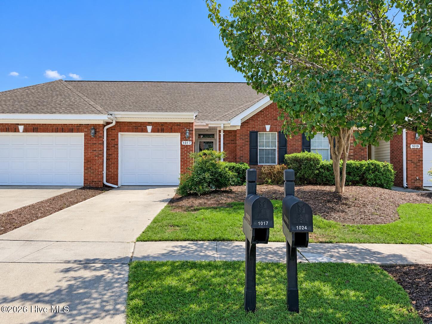 1017 Avenshire Circle Property Photo 1