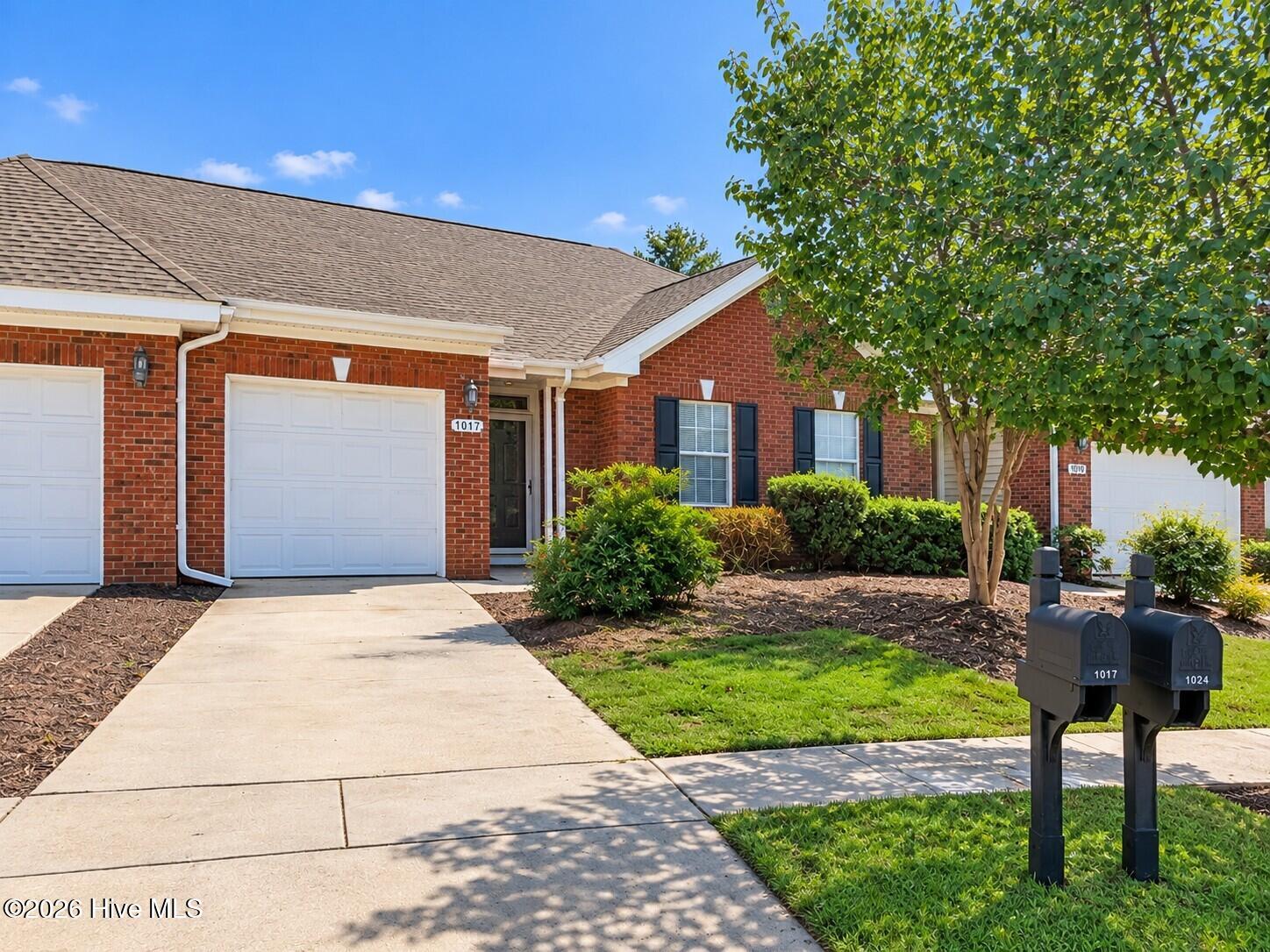 1017 Avenshire Circle Property Photo 1