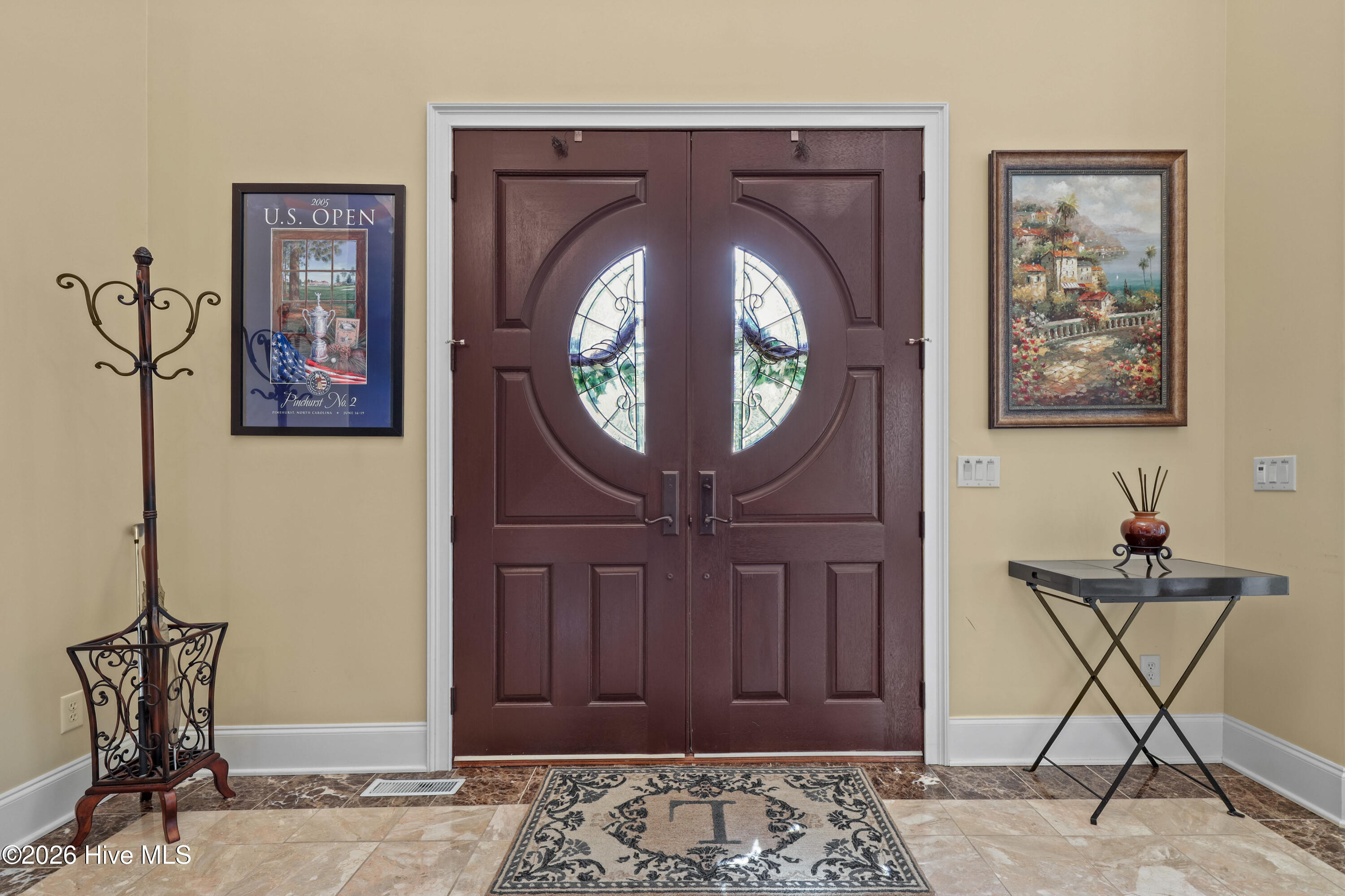 190 National Drive Property Photo 4