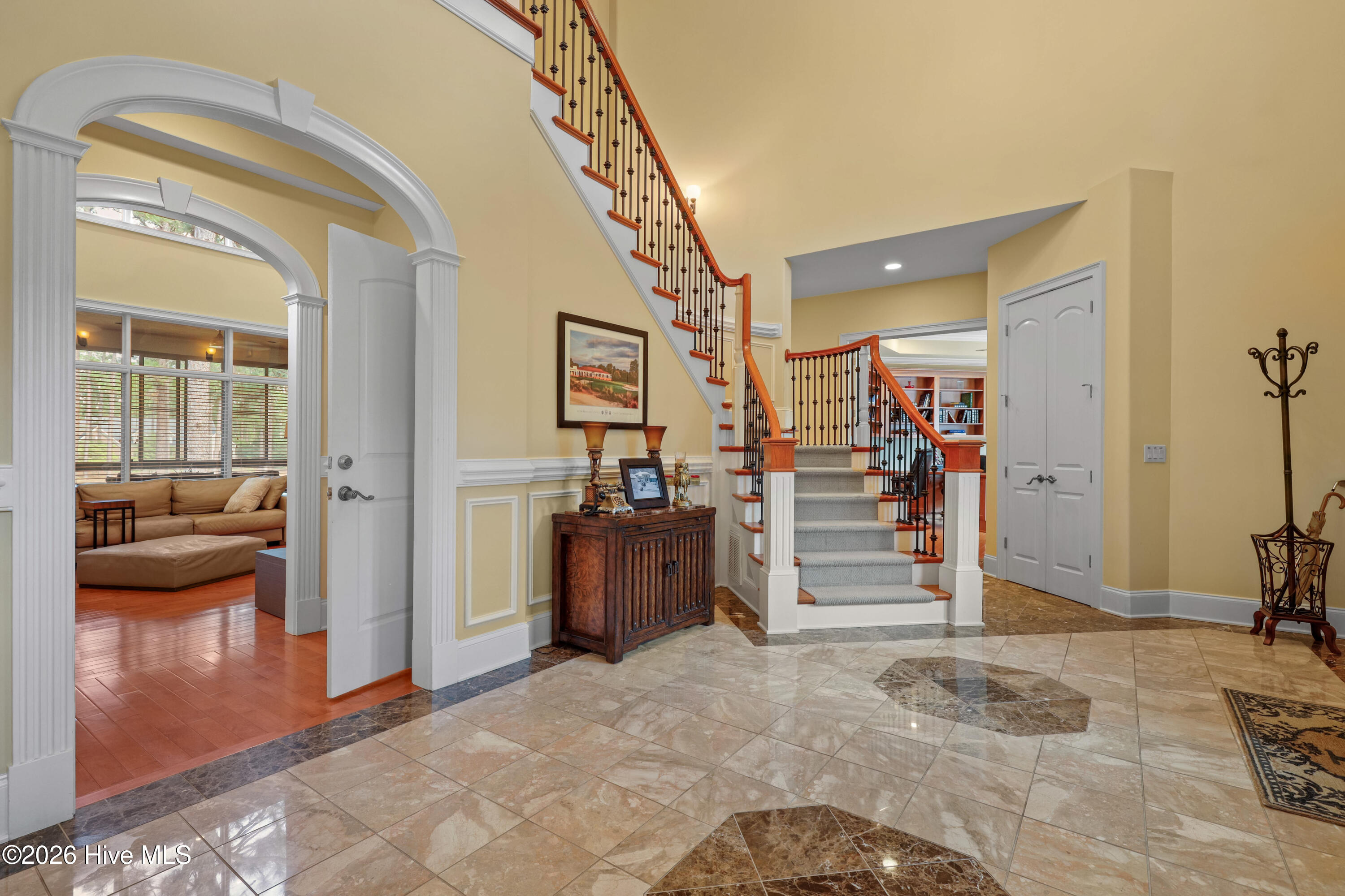190 National Drive Property Photo 6