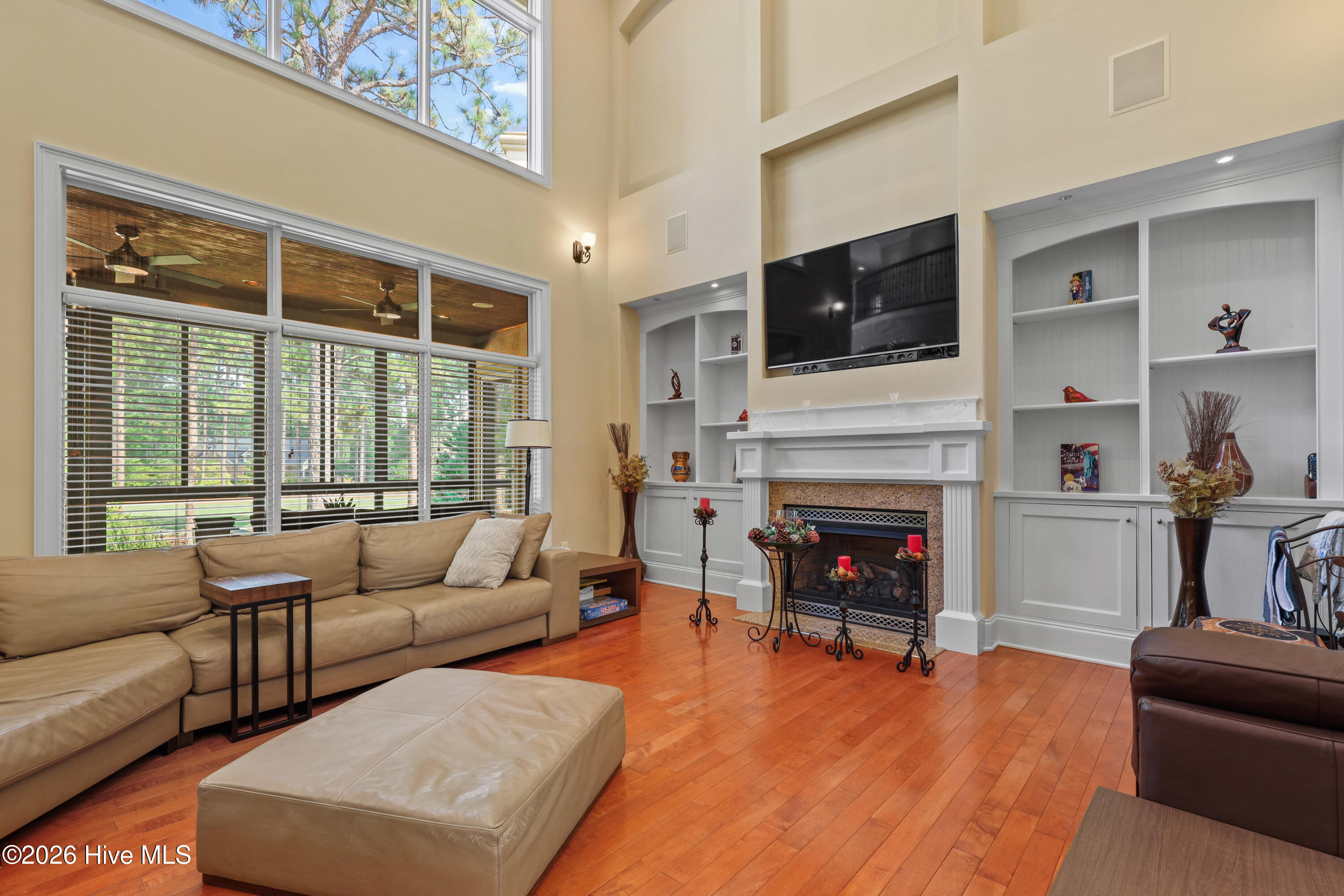 190 National Drive Property Photo 10