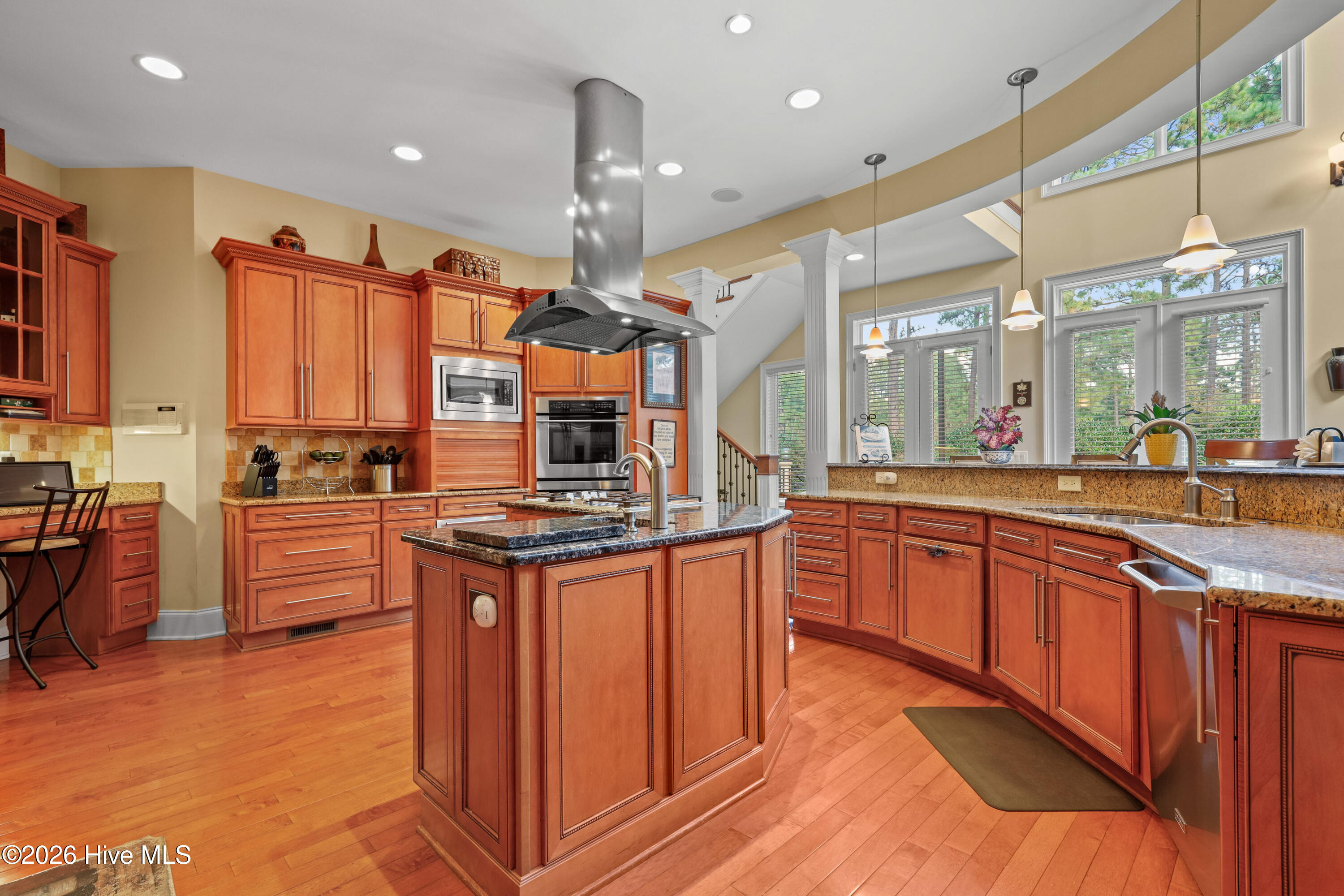 190 National Drive Property Photo 16