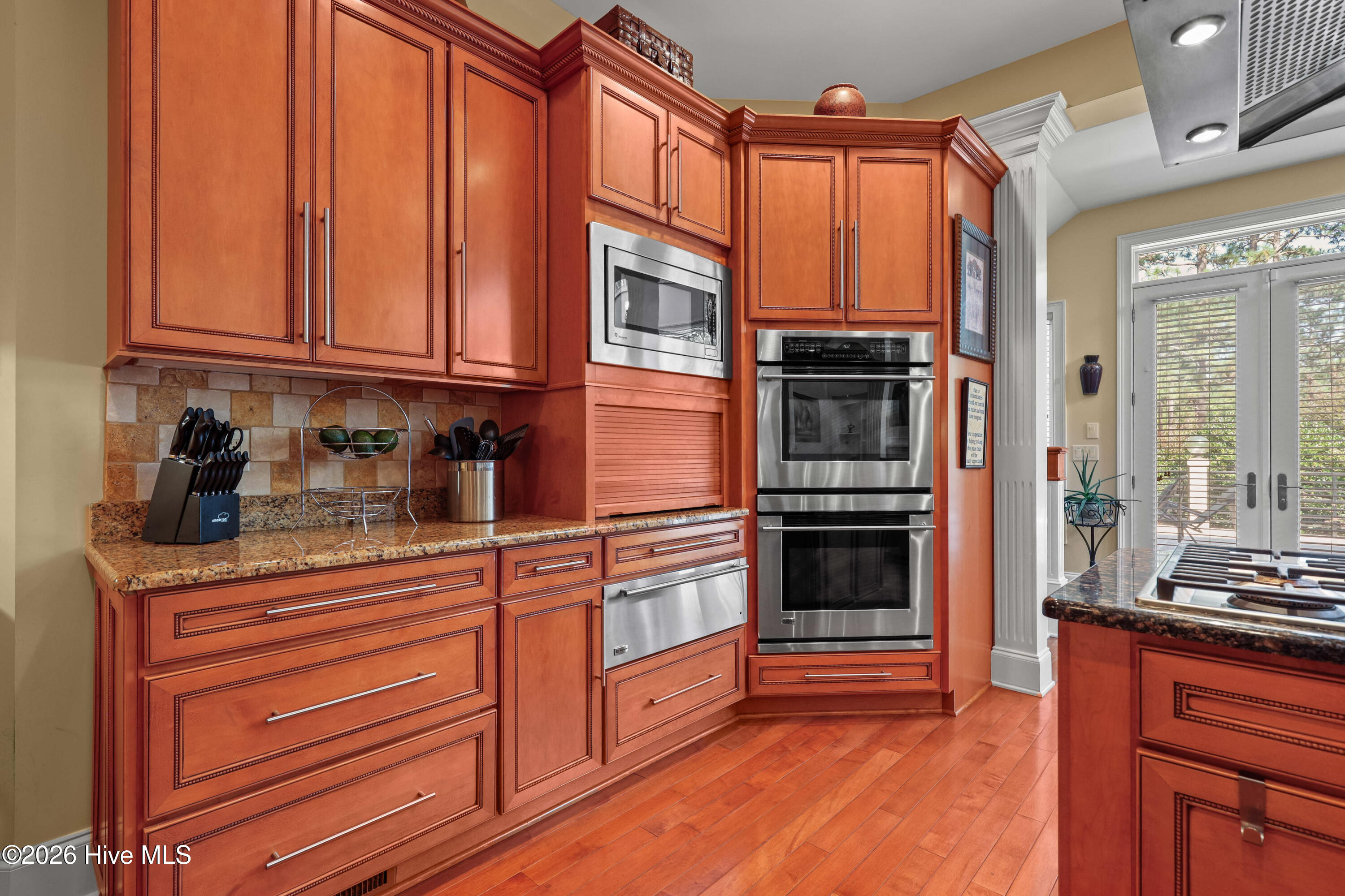 190 National Drive Property Photo 19