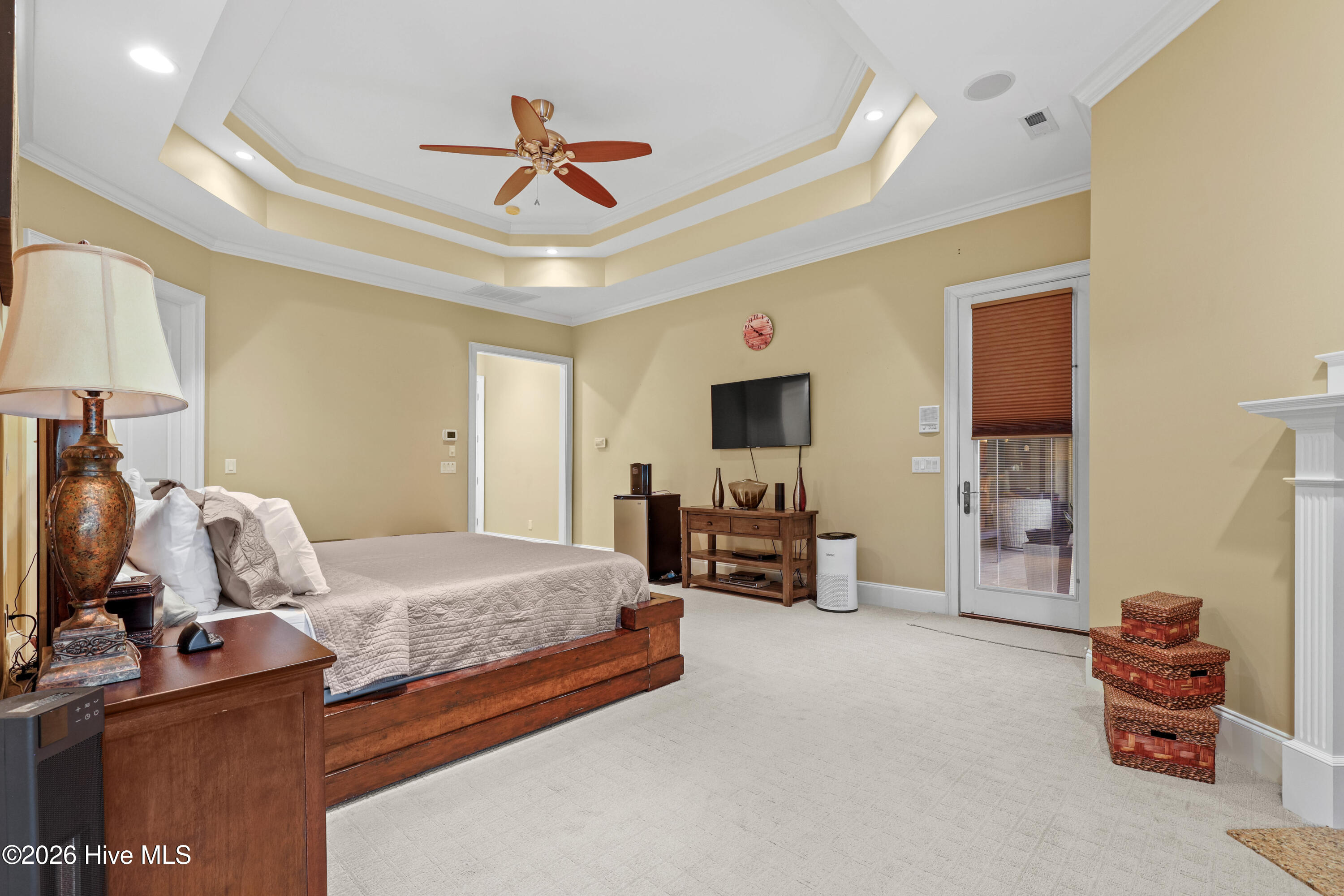 190 National Drive Property Photo 24