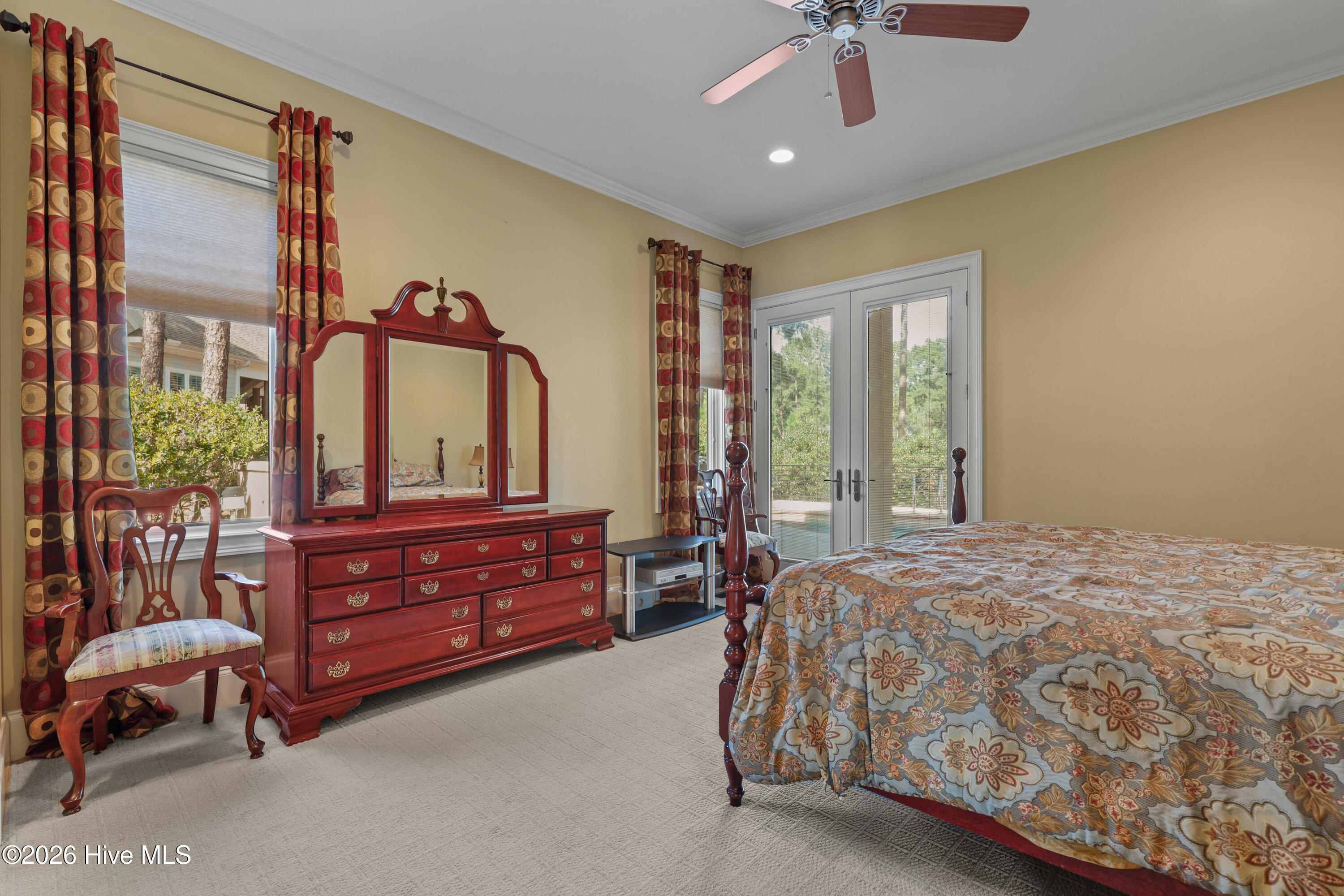 190 National Drive Property Photo 30