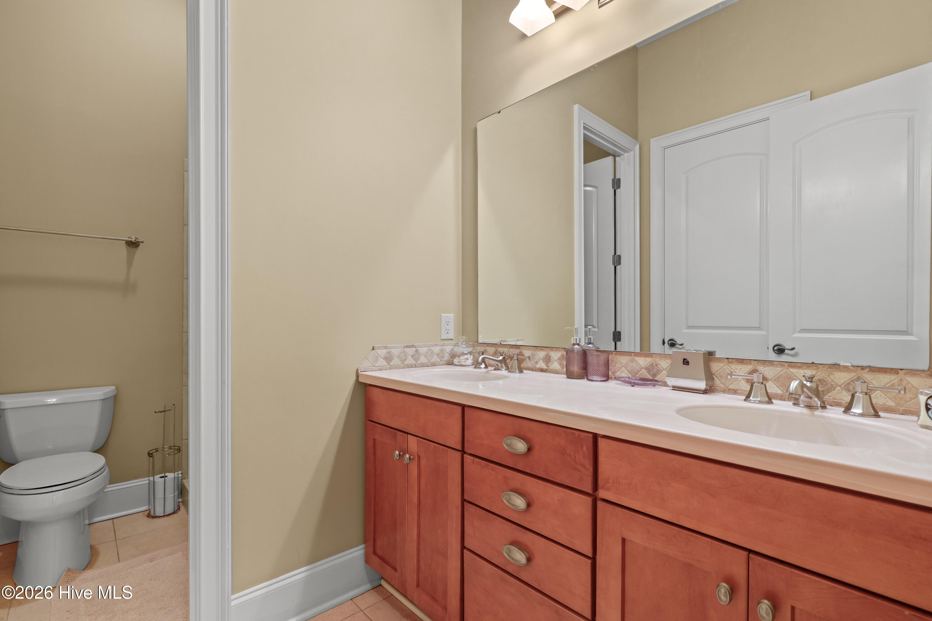 190 National Drive Property Photo 54