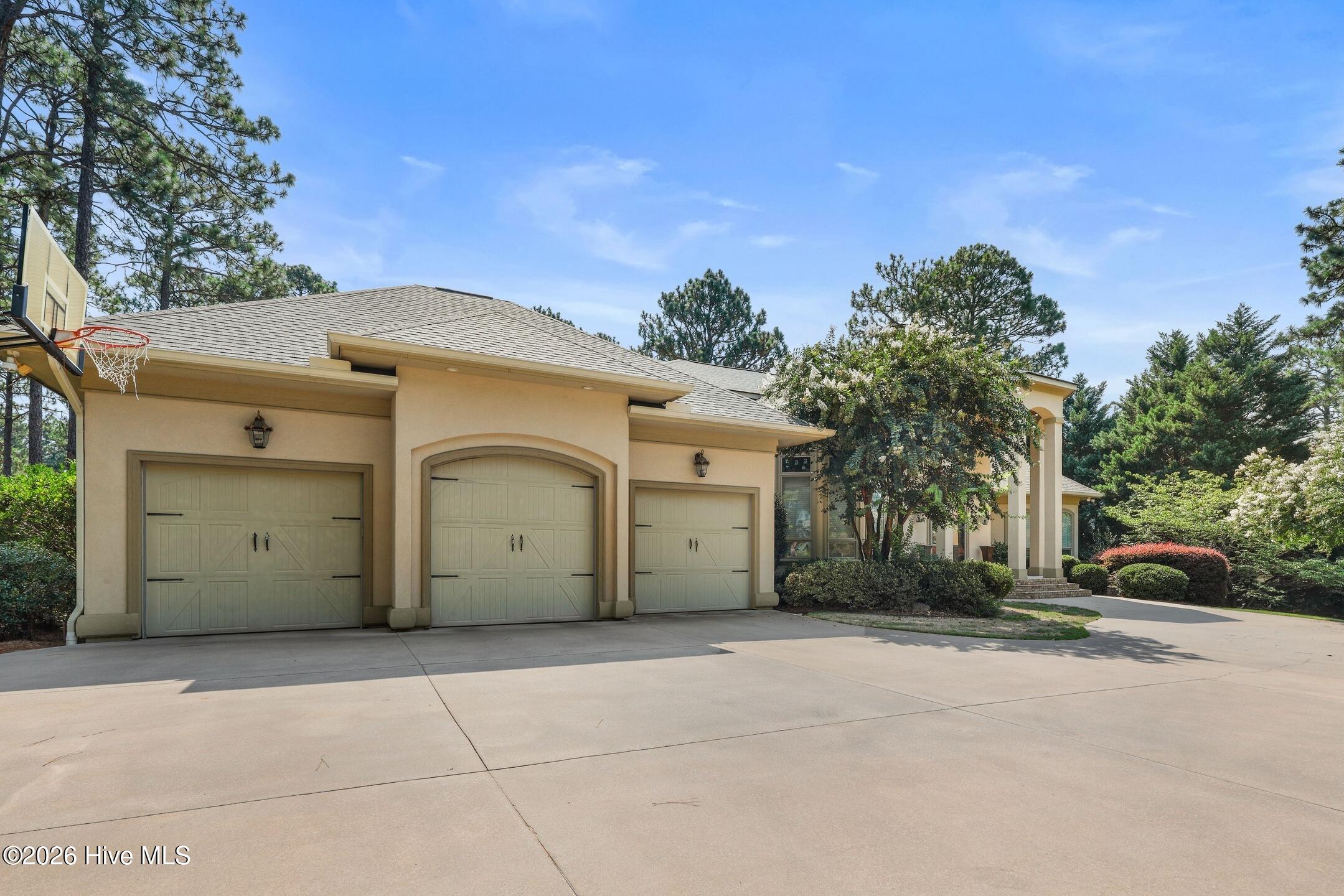 190 National Drive Property Photo 64