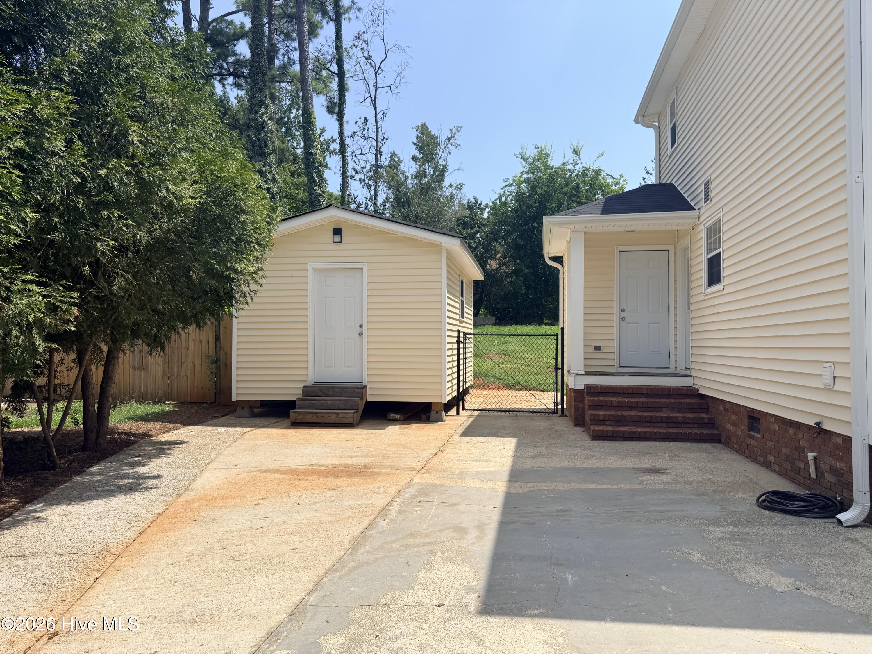 211 Holden Drive Property Photo 21