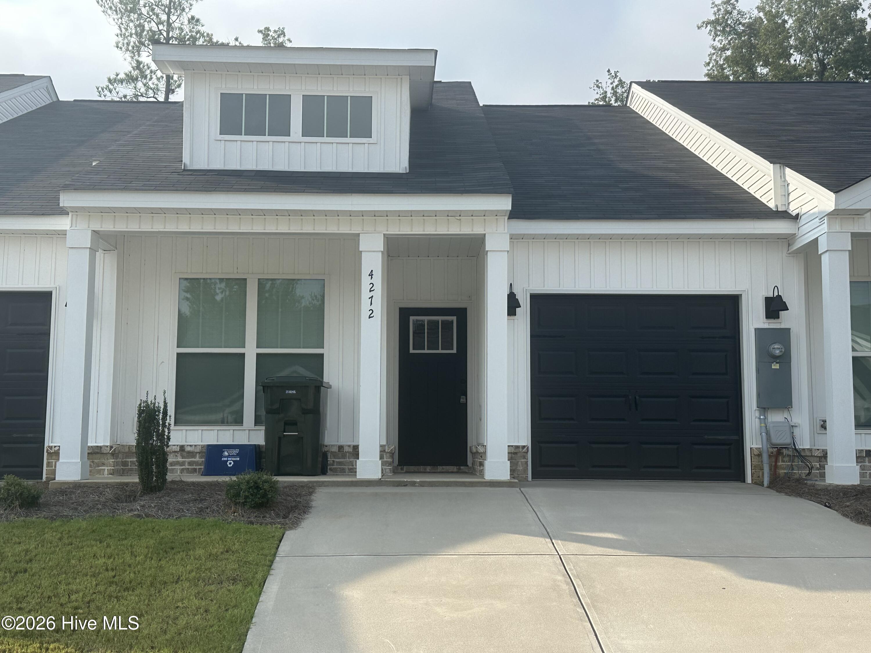 4272 Beautiful Pond Park Property Photo 1