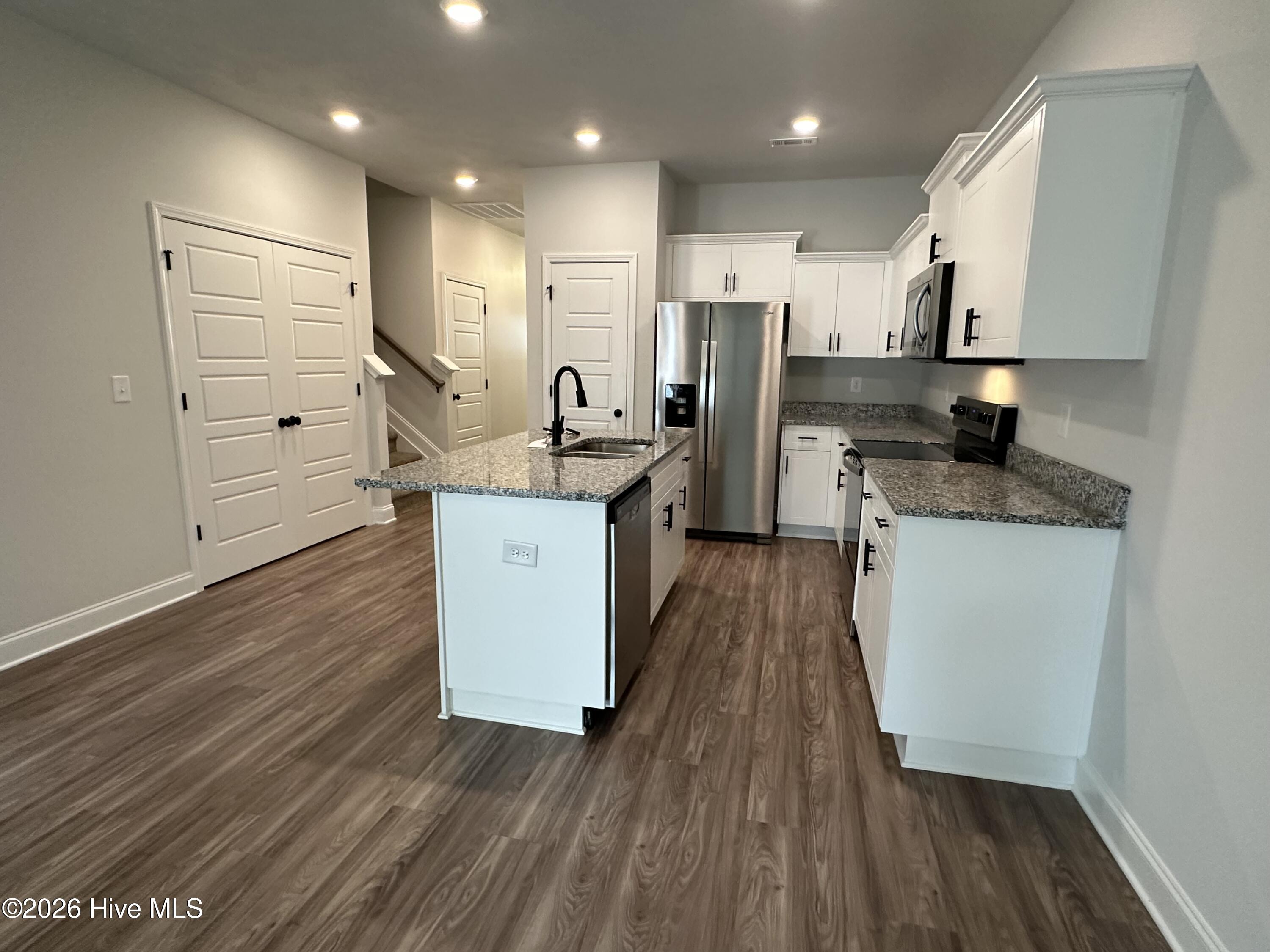 4272 Beautiful Pond Park Property Photo 4