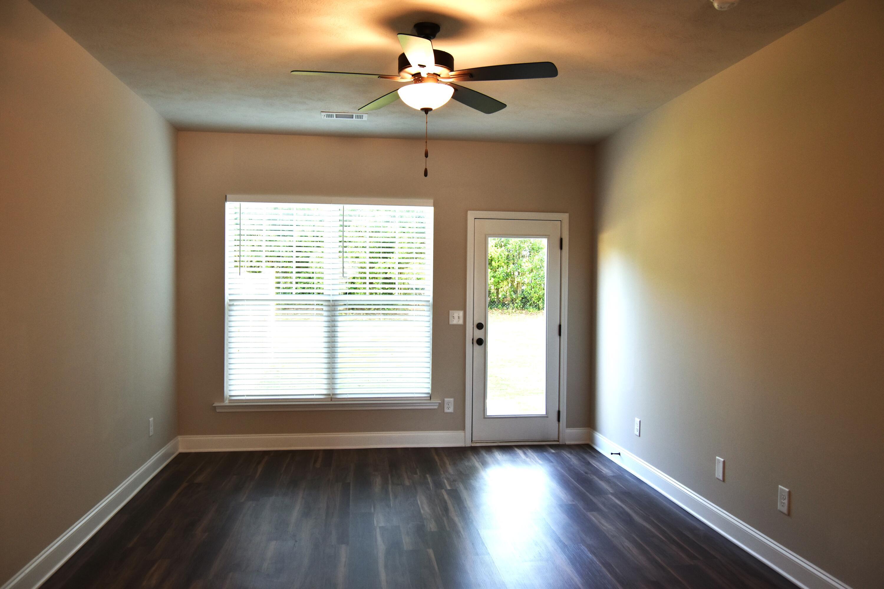 543 Hardy Point Property Photo 12