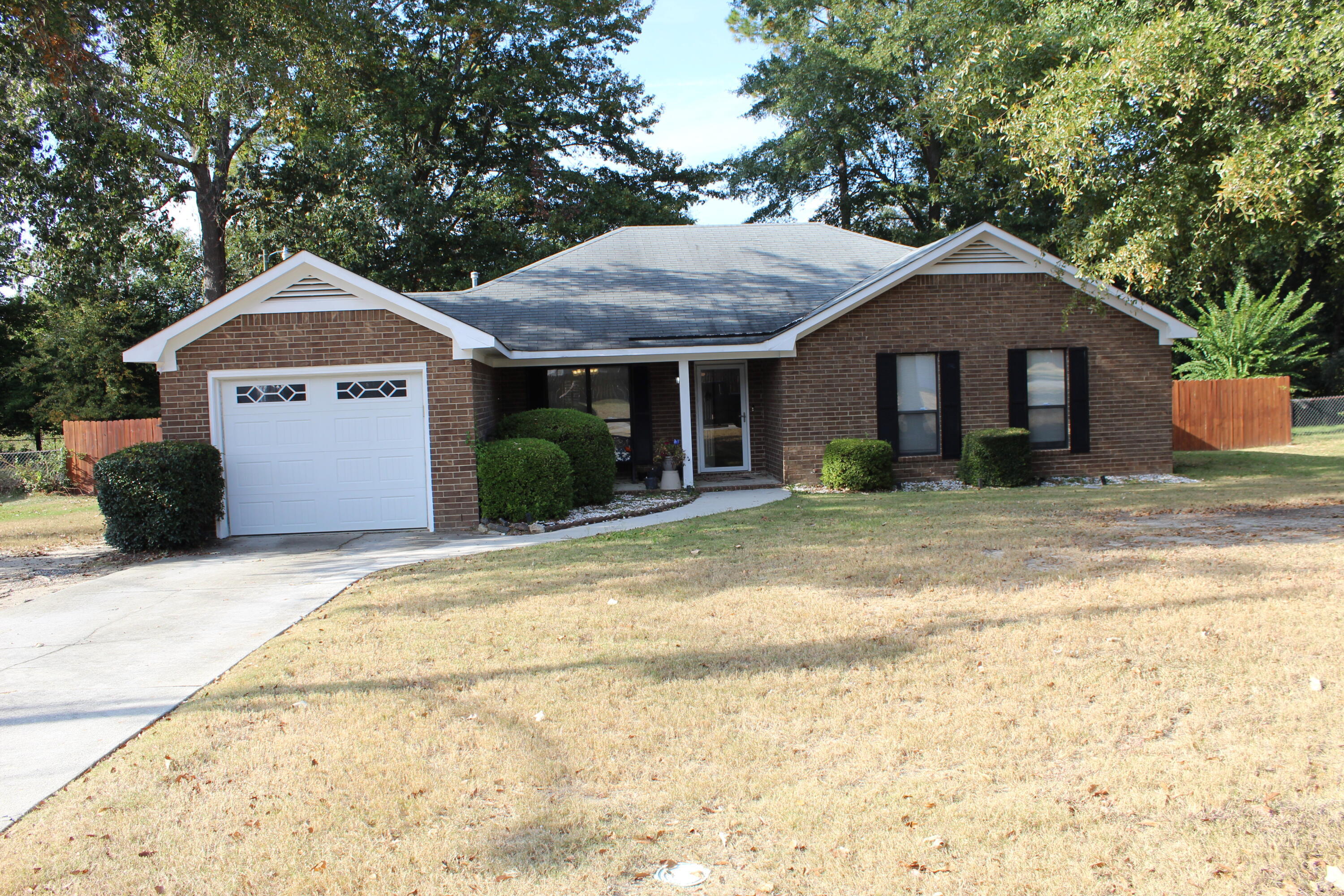 1015 Country Place Drive Property Photo 1