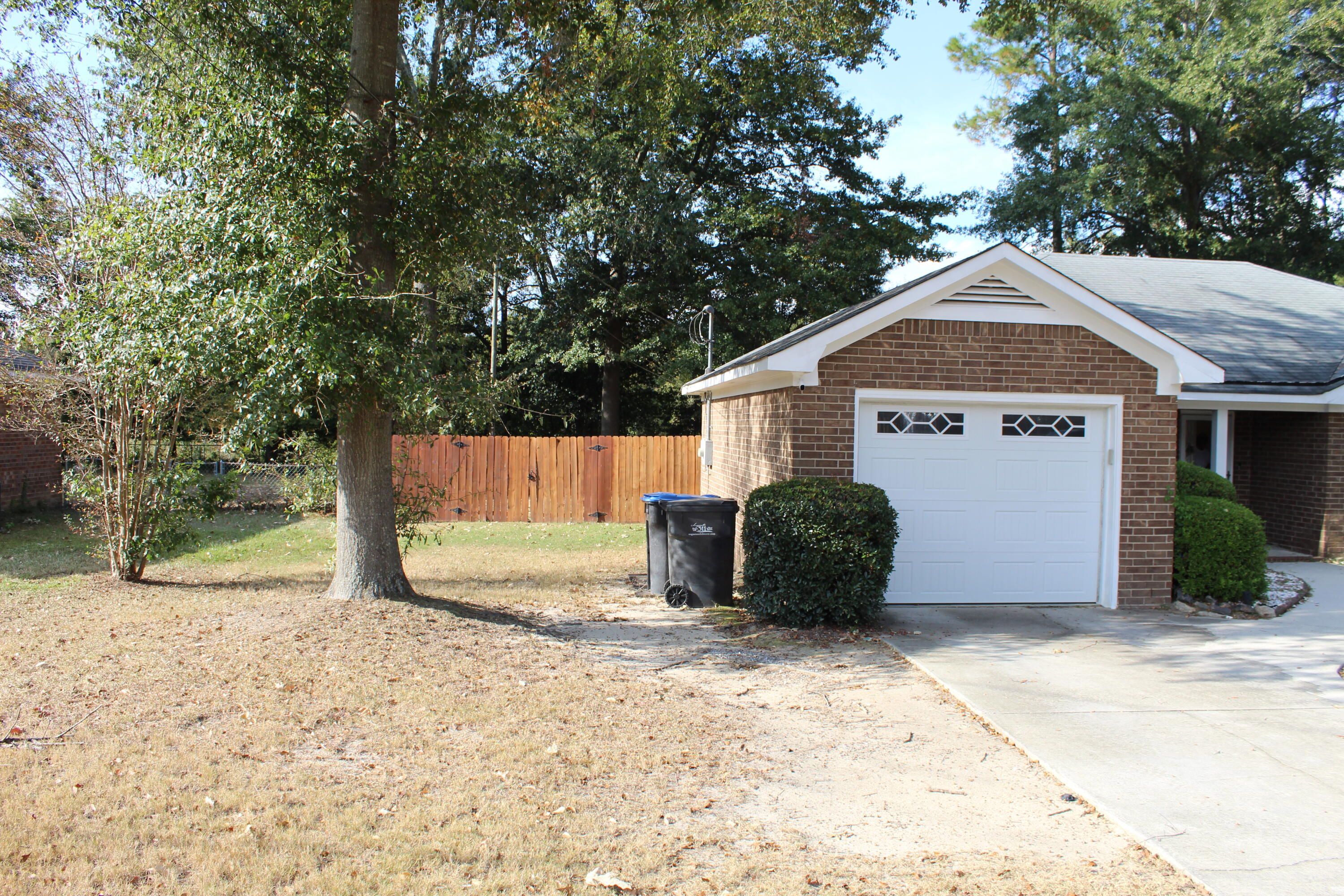 1015 Country Place Drive Property Photo 3