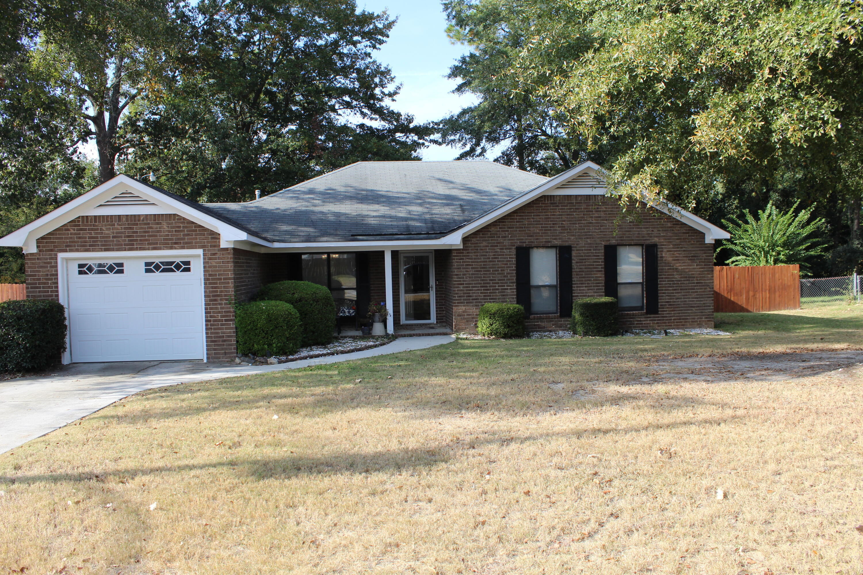 1015 Country Place Drive Property Photo 5