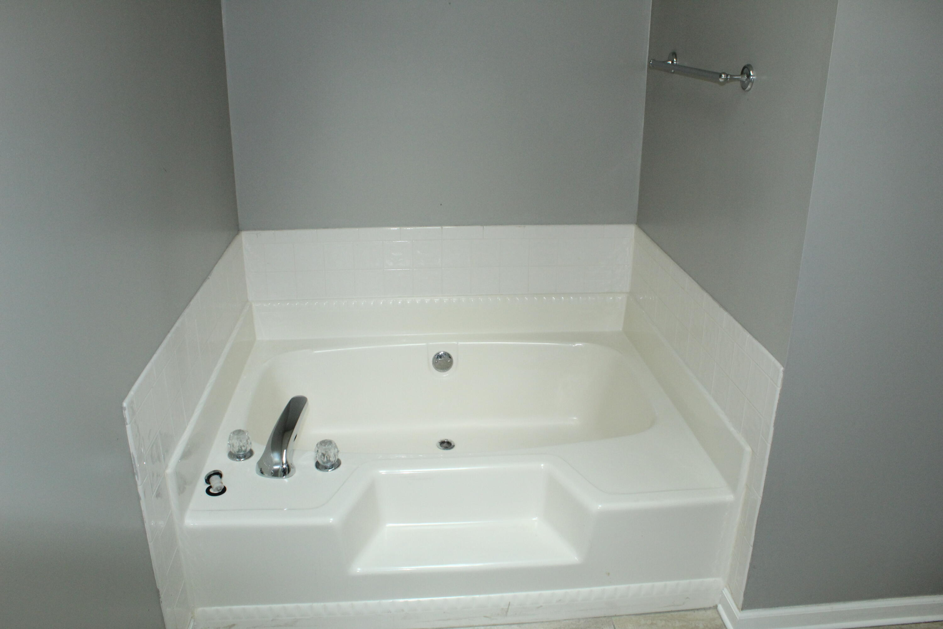 1015 Country Place Drive Property Photo 6