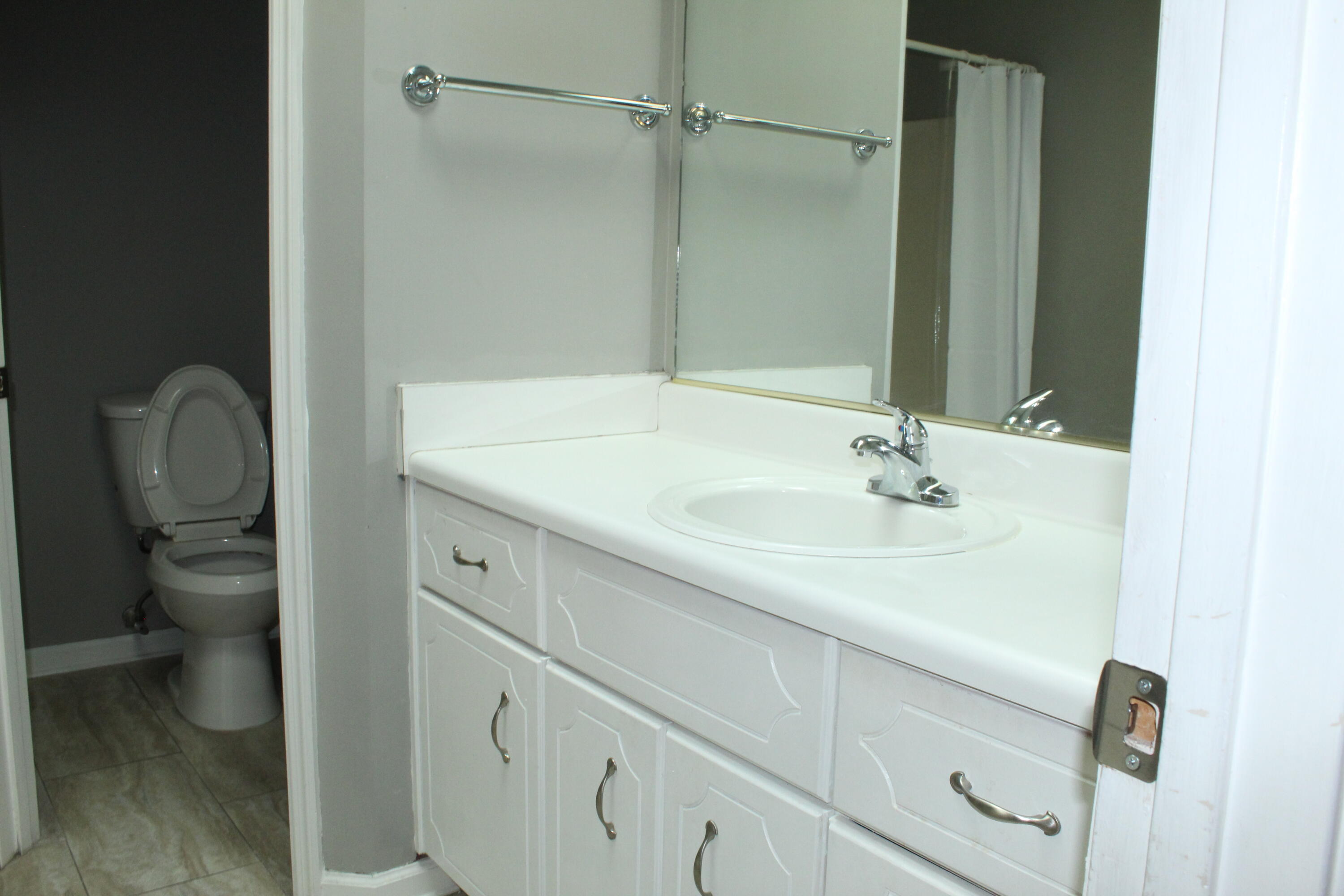 1015 Country Place Drive Property Photo 8