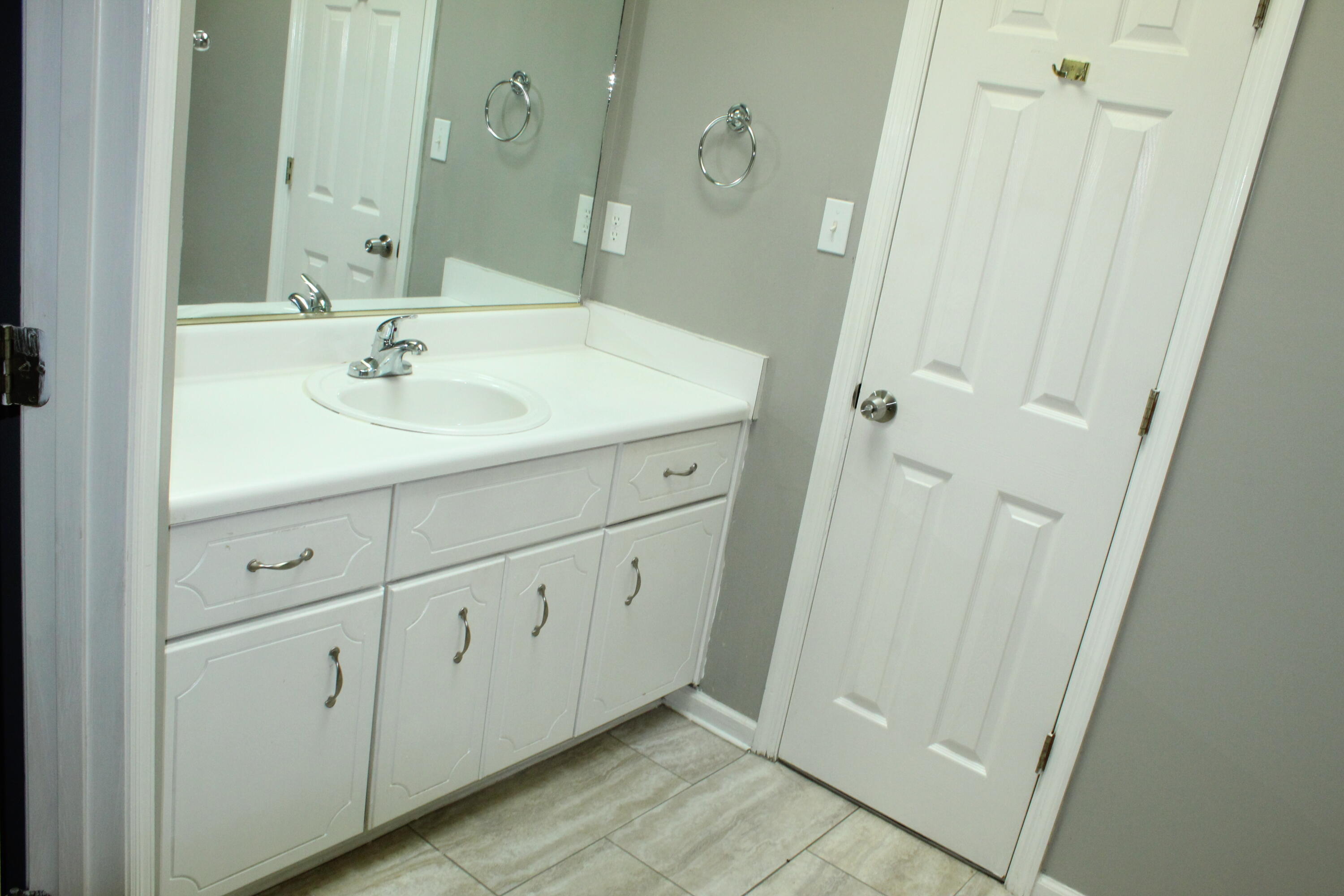 1015 Country Place Drive Property Photo 11