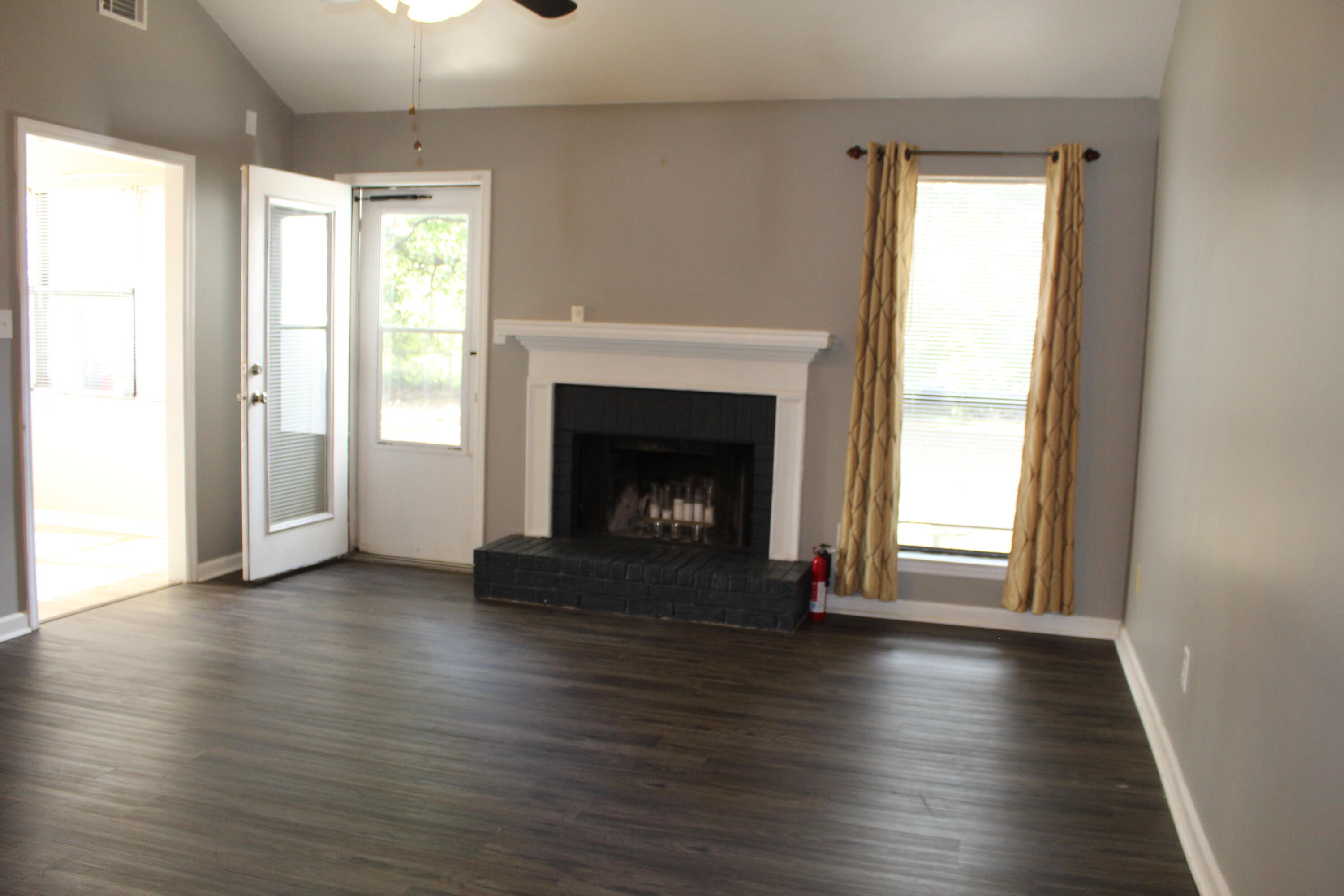 1015 Country Place Drive Property Photo 24