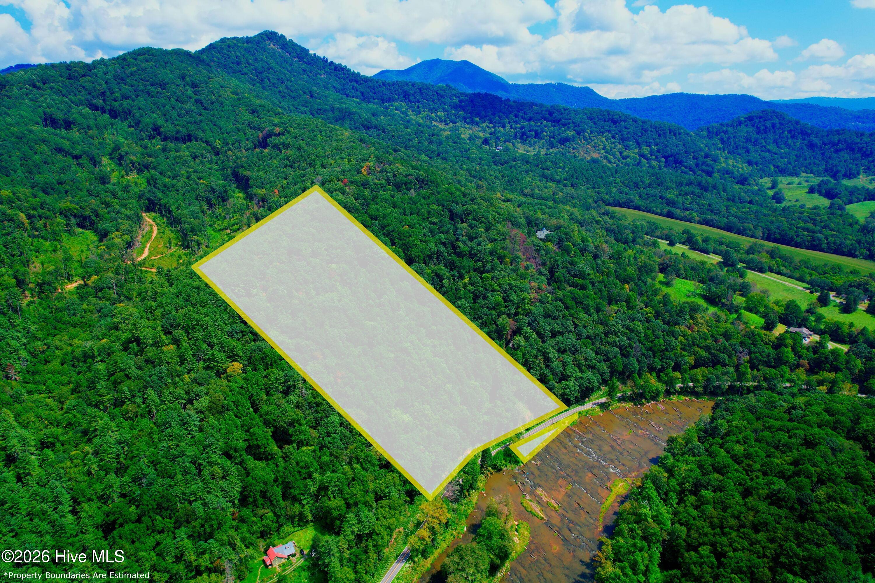 2872 Panther Creek Road Property Photo 3