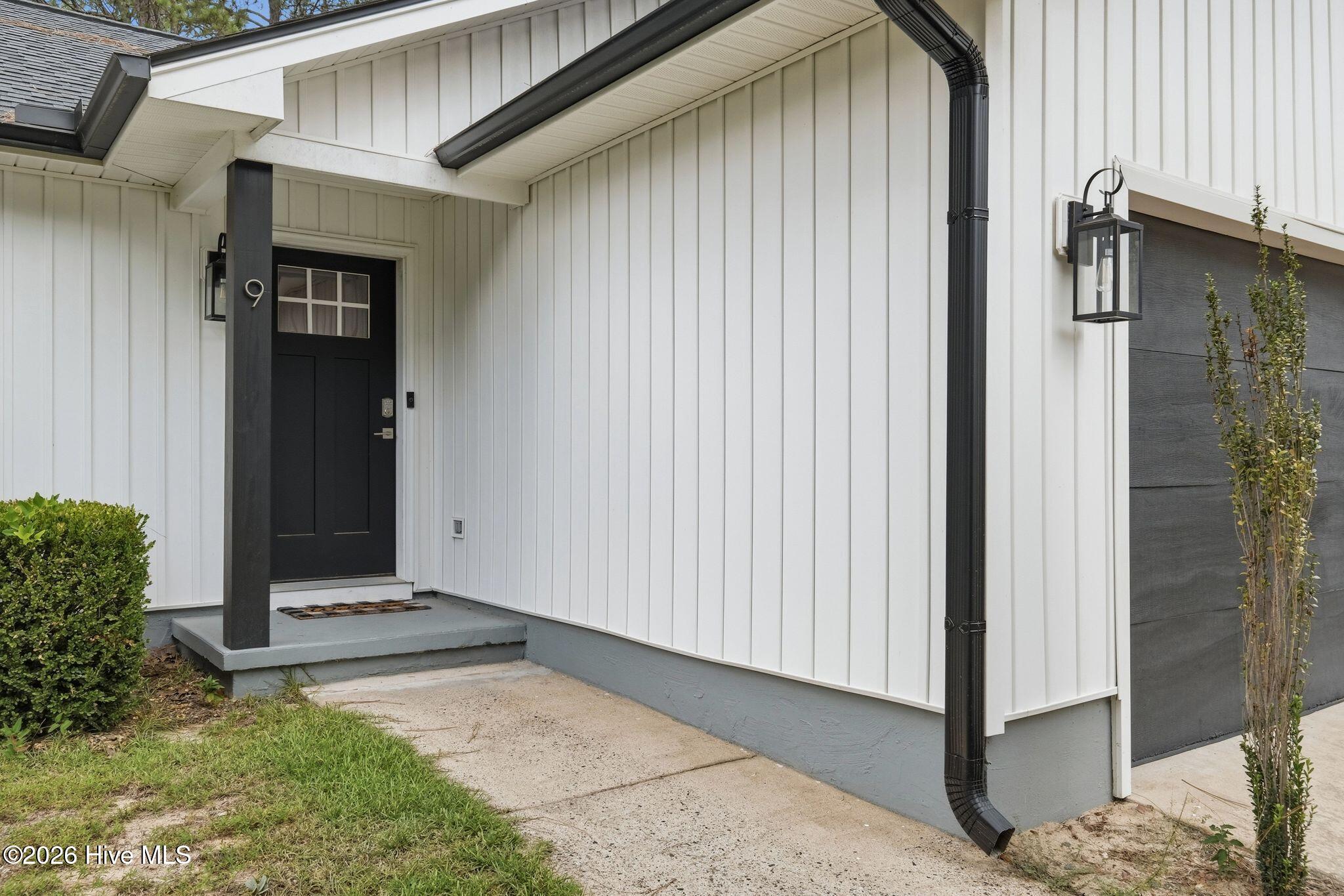9 Alexander Lane Property Photo 5