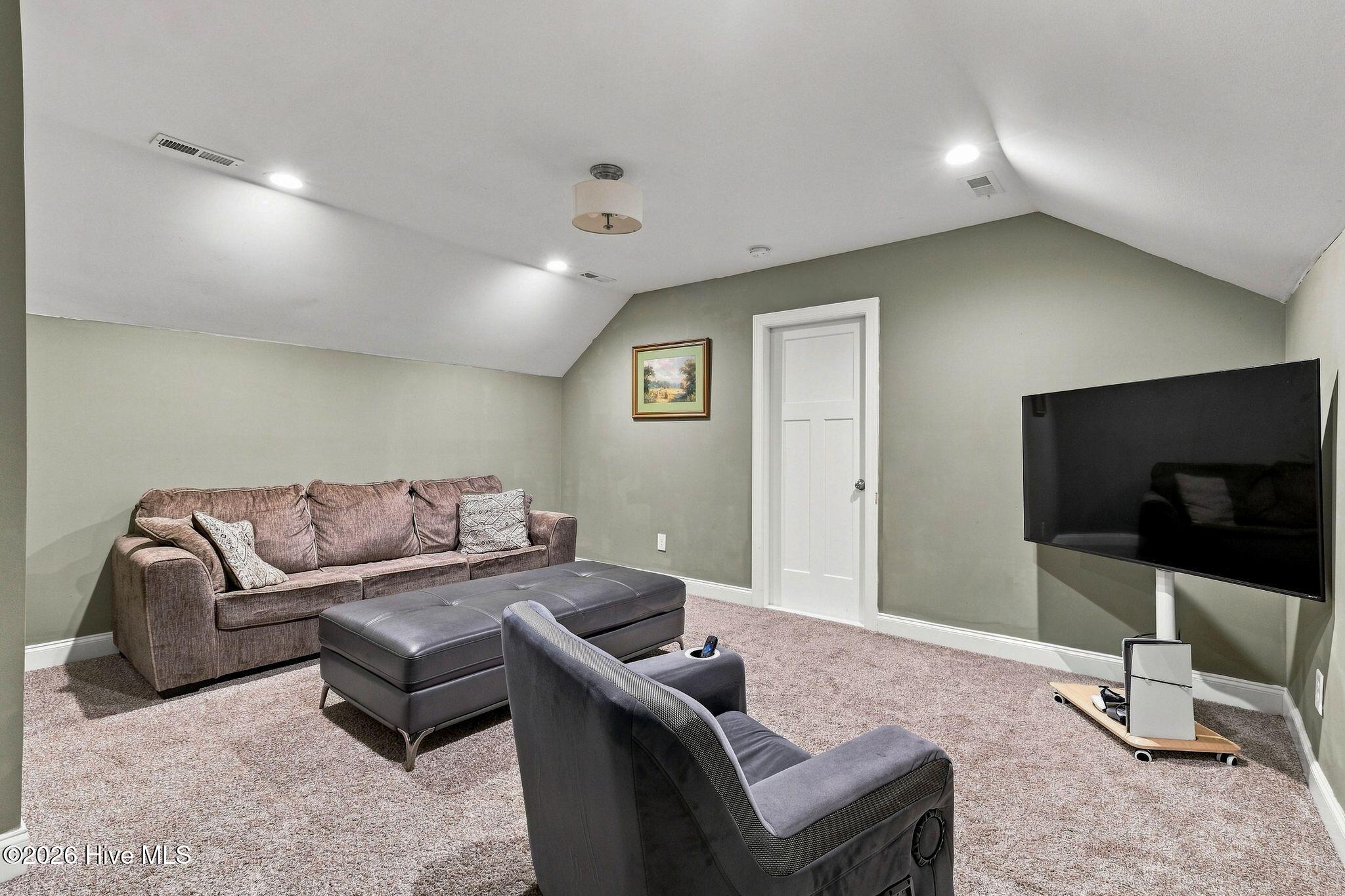 115 Cambridge Lane Property Photo 32